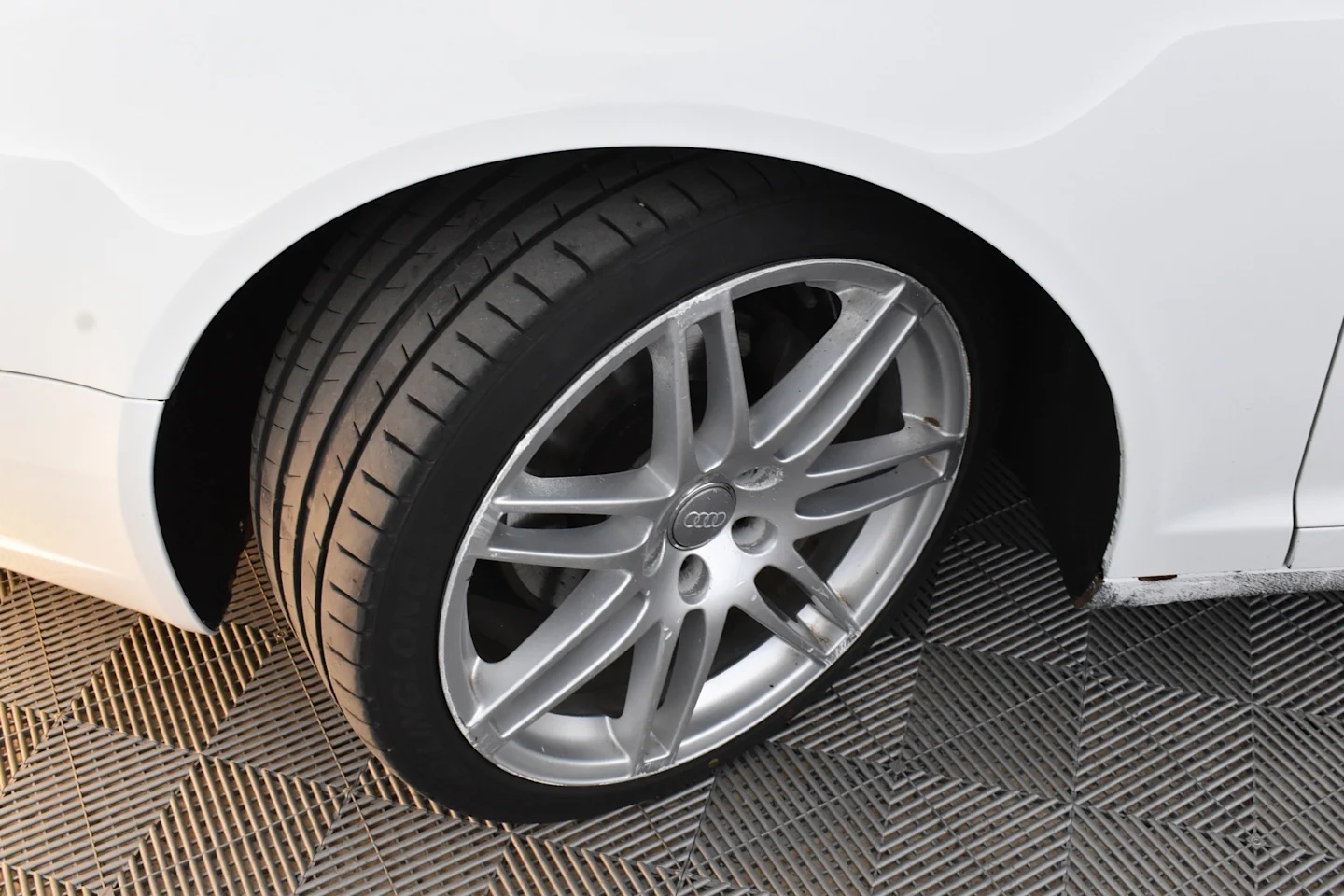 Car Image - 2T9F7VN3XHJGYc5phsLLS9