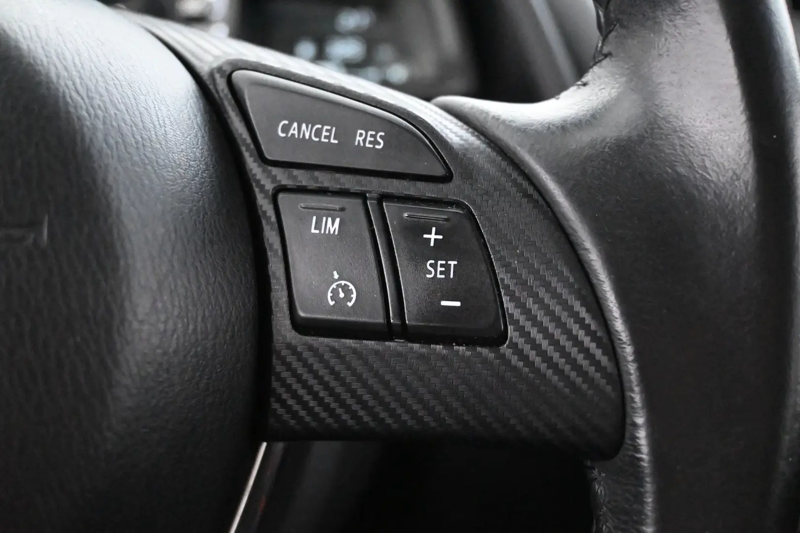 Car Image - 4pZw8C4aLOLzIDfVtfu5Eo