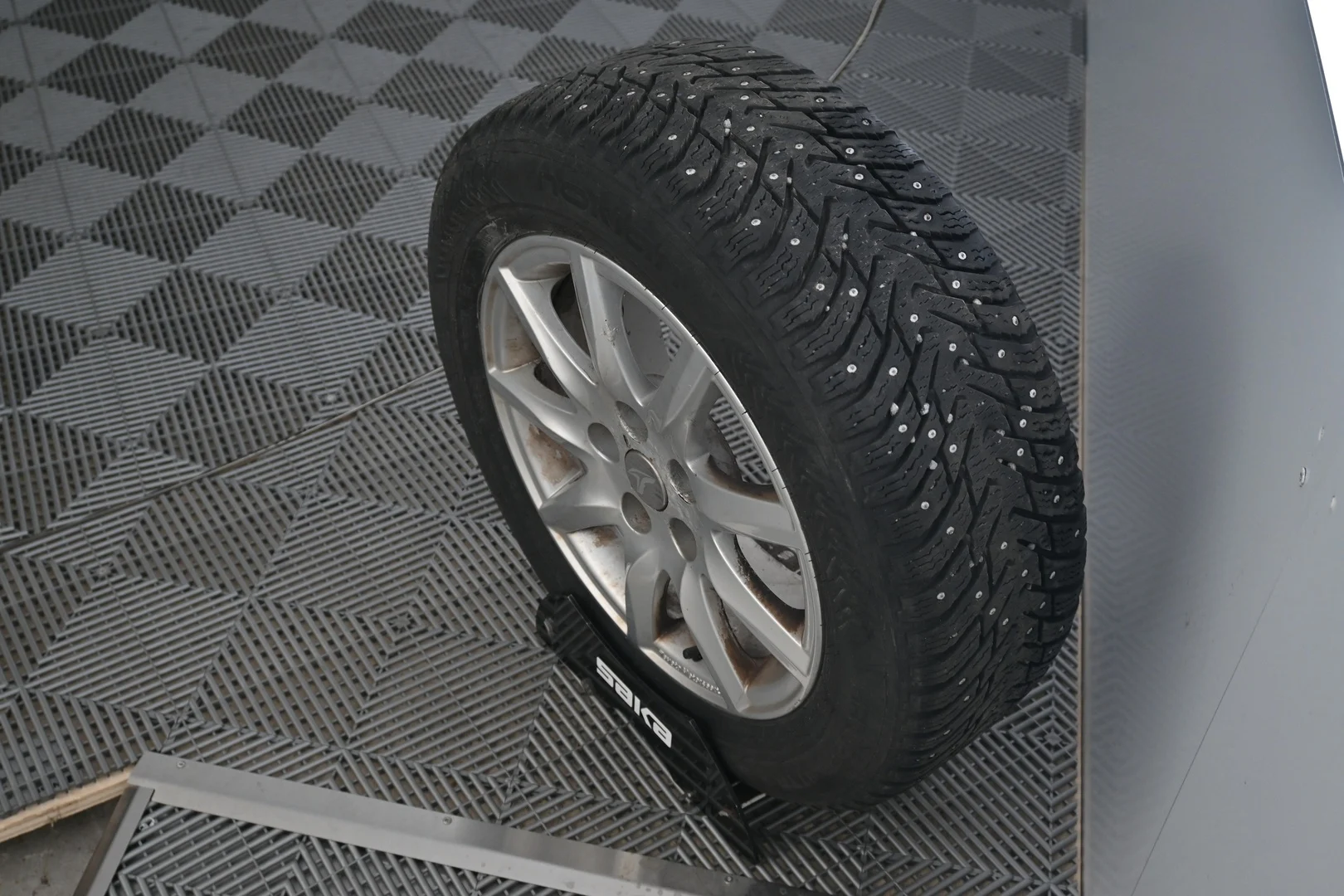 Car Image - 4vi1CxYAZ2D1GC4u1LtX85