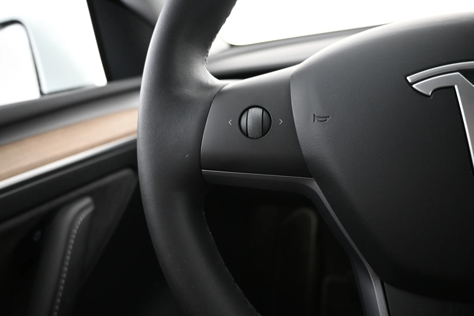 Car Image - 4phcS4iBVMbvrs1Lb3WIzH