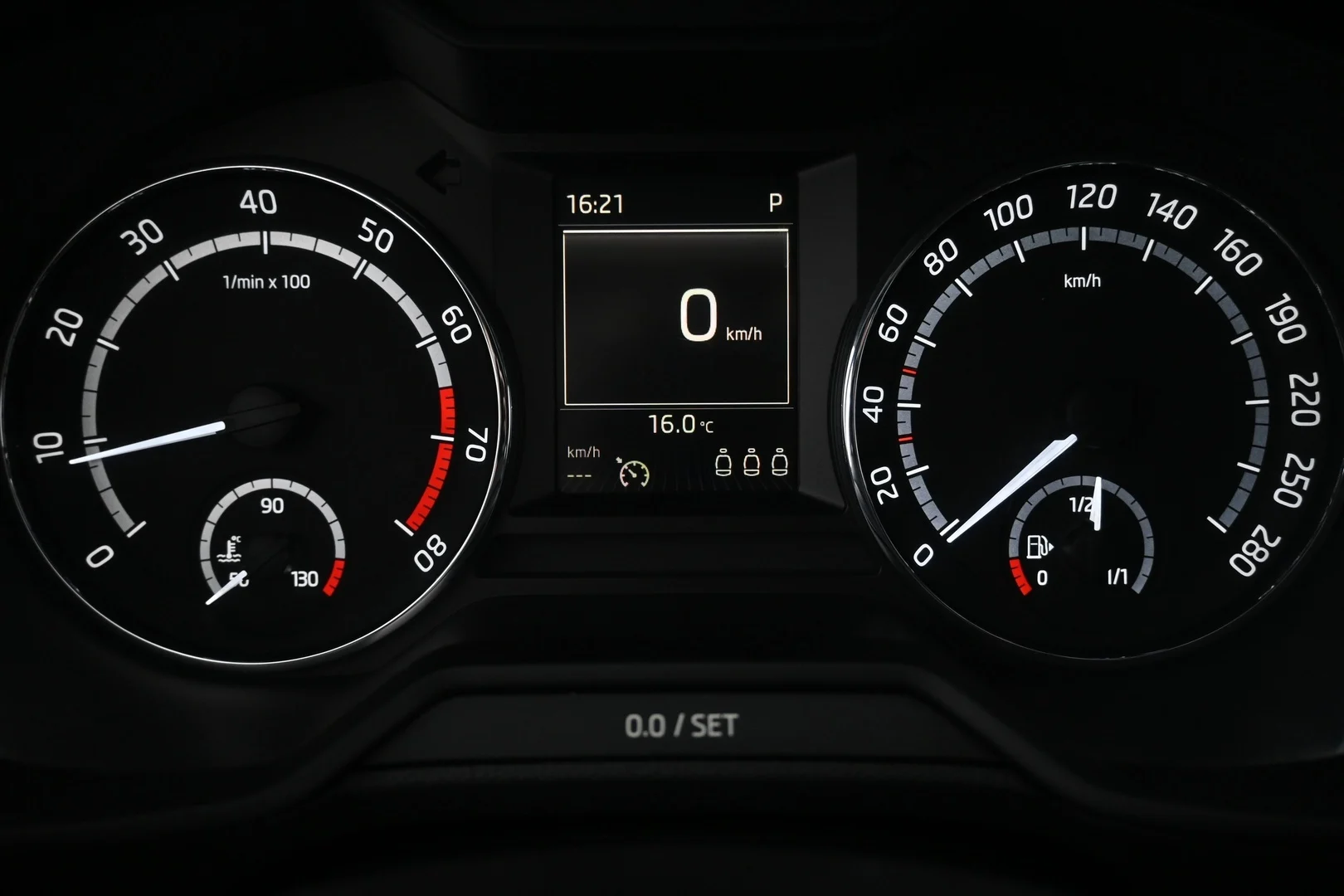 Car Image - dXYF3UzpEi1I6avoTLxot