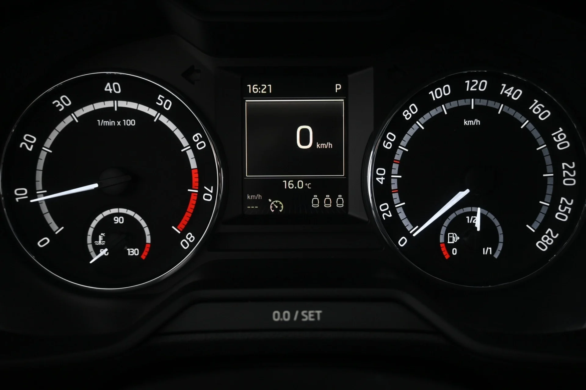 Car Image - dXYF3UzpEi1I6avoTLxot