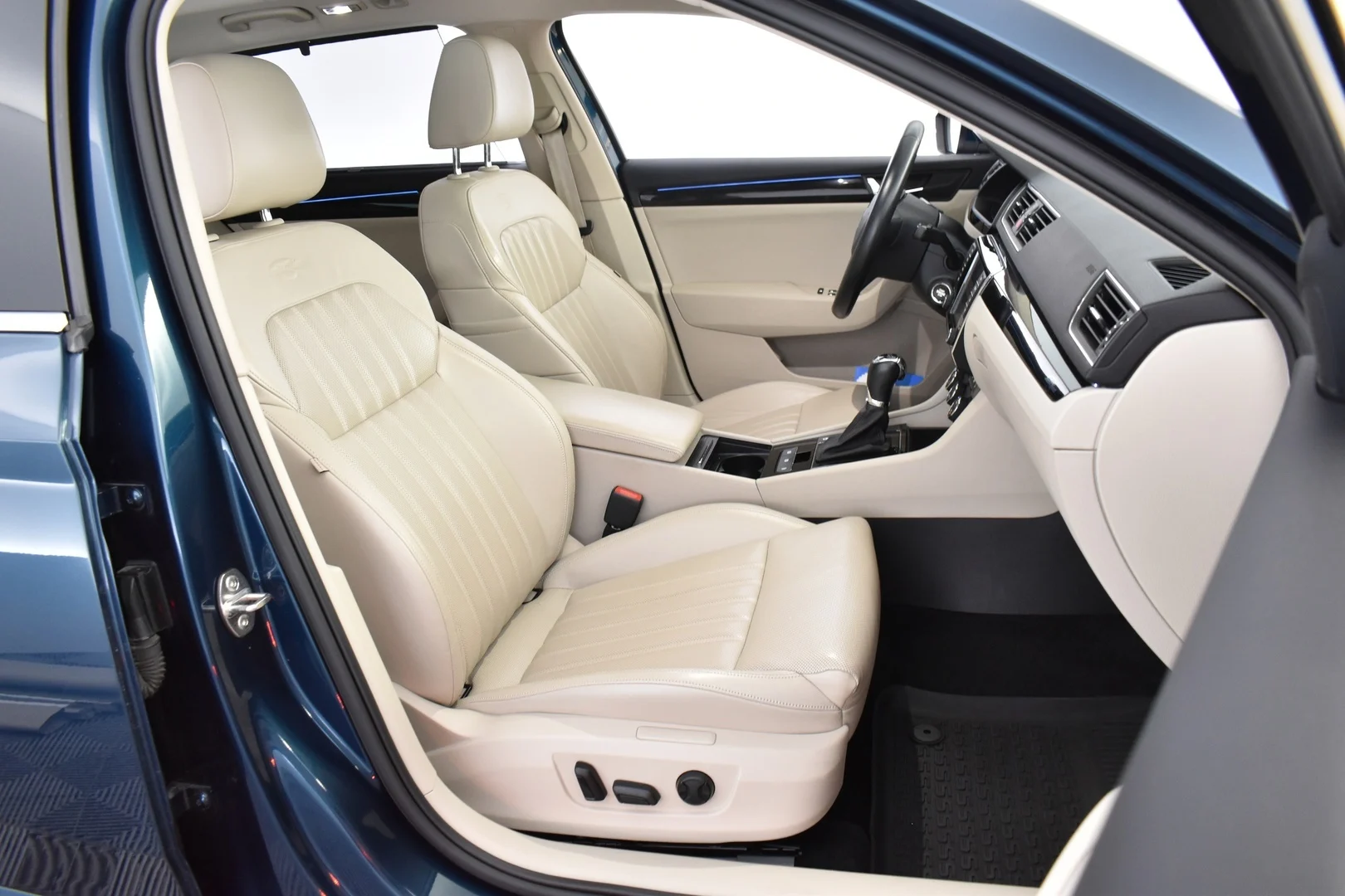 Car Image - 5BBgvfQVmQTs1NqQO1nRbj