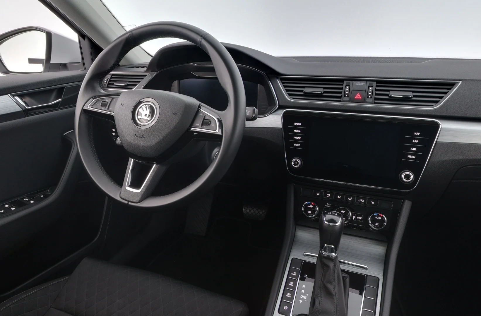 Car Image - 2It9zYIbAXGN6xDKnRlxF0