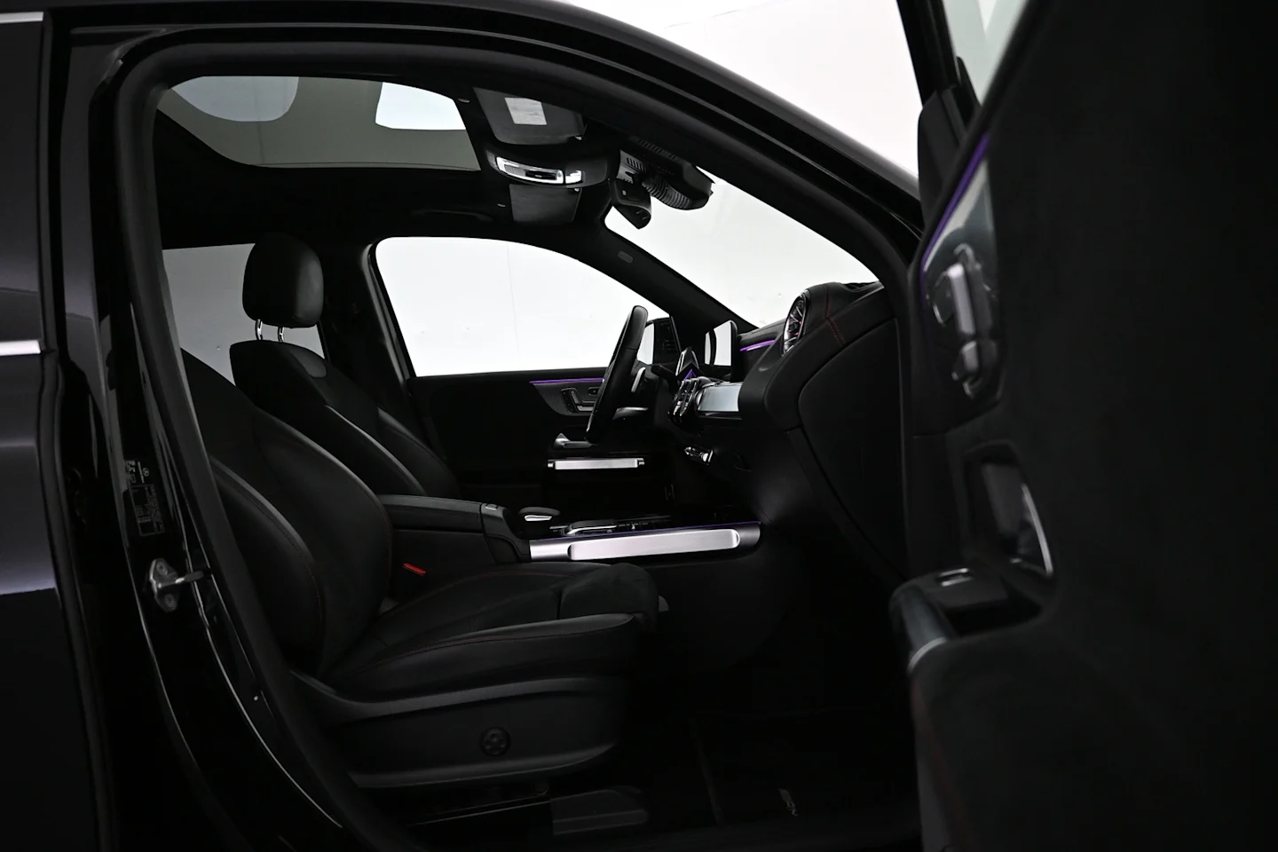 Car Image - UsILVOvaHHX3ahRXsKtTZ