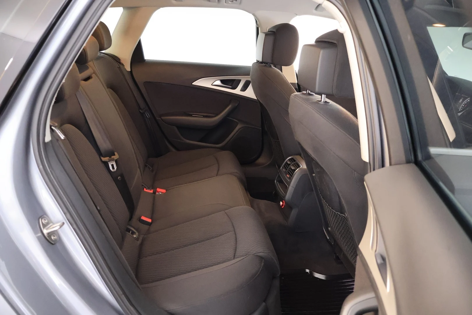 Car Image - 2z1fAE3Gn5lDkvFYGfOxAH
