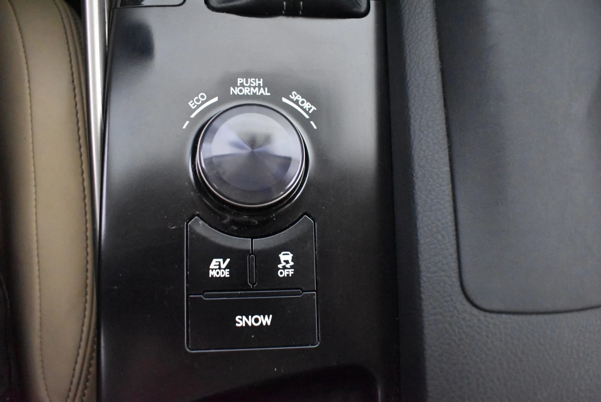 Car Image - 4I0TmqeTN2MiGUtMic3fYb