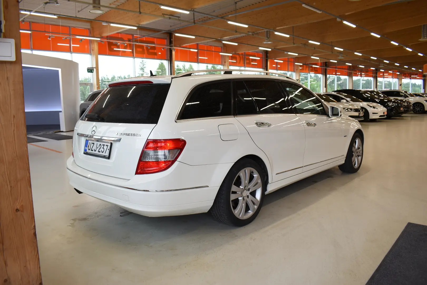 Car Image - 7q08GUI73bNVZ6CWWLMxJv