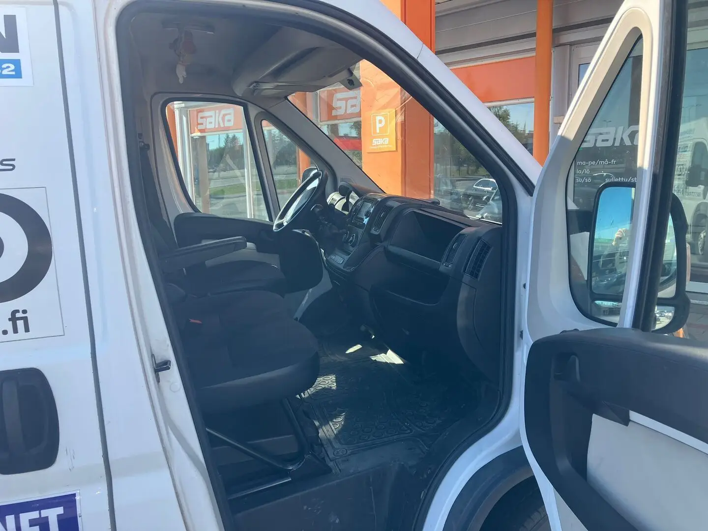 Car Image - 6YYblohDGUN8Q8cFMbiOth