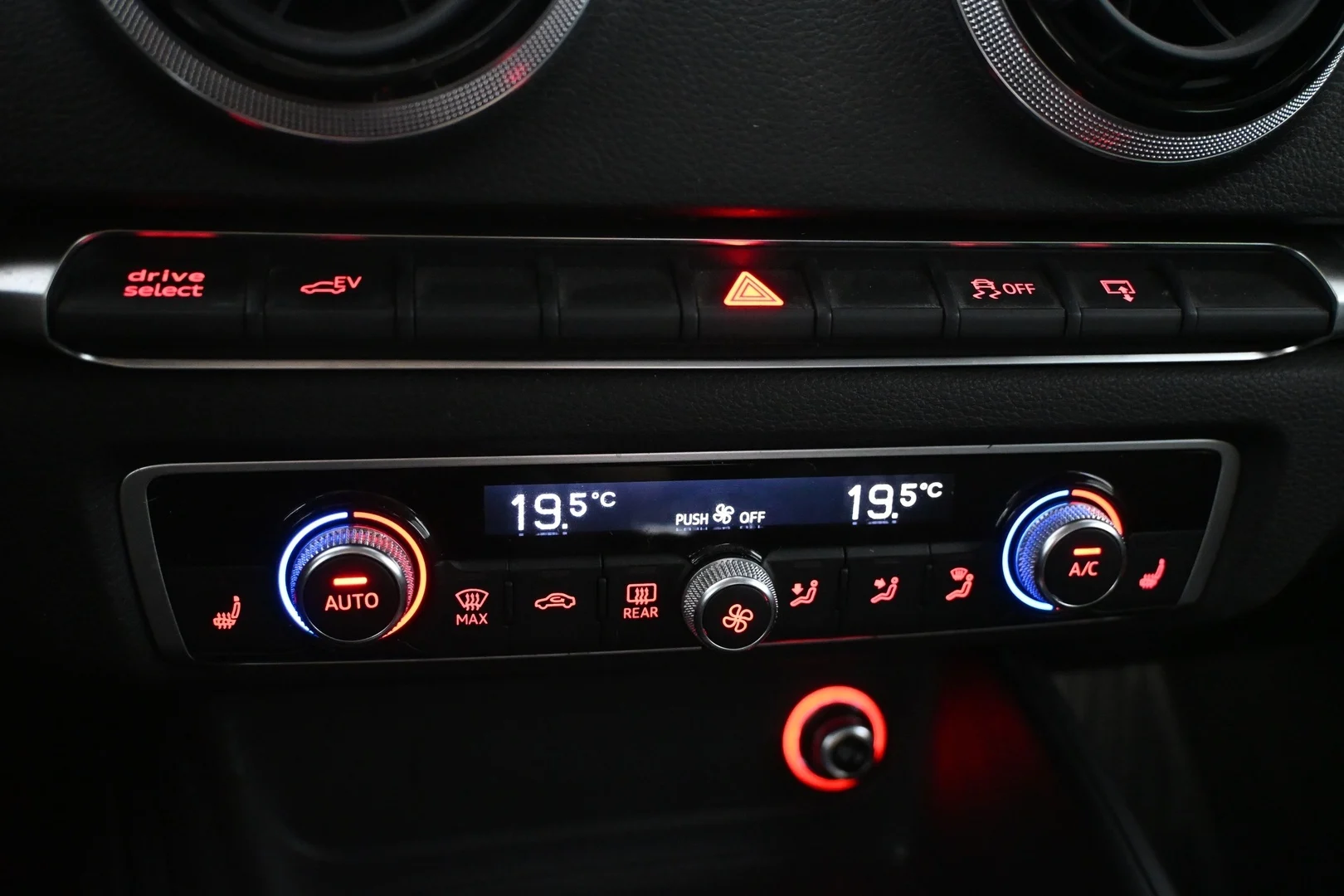 Car Image - 4d0YitdyYyrJINQ8OLi2hl