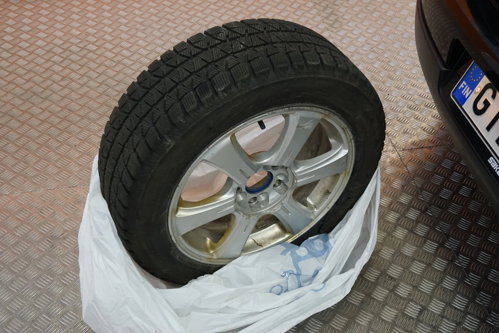 Car Image - 4OXR3iIzGE6TgfDv0SFmxs