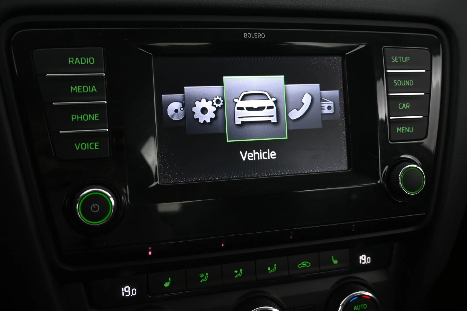 Car Image - UpwIIxLX0zZ3xnAeYUKkP