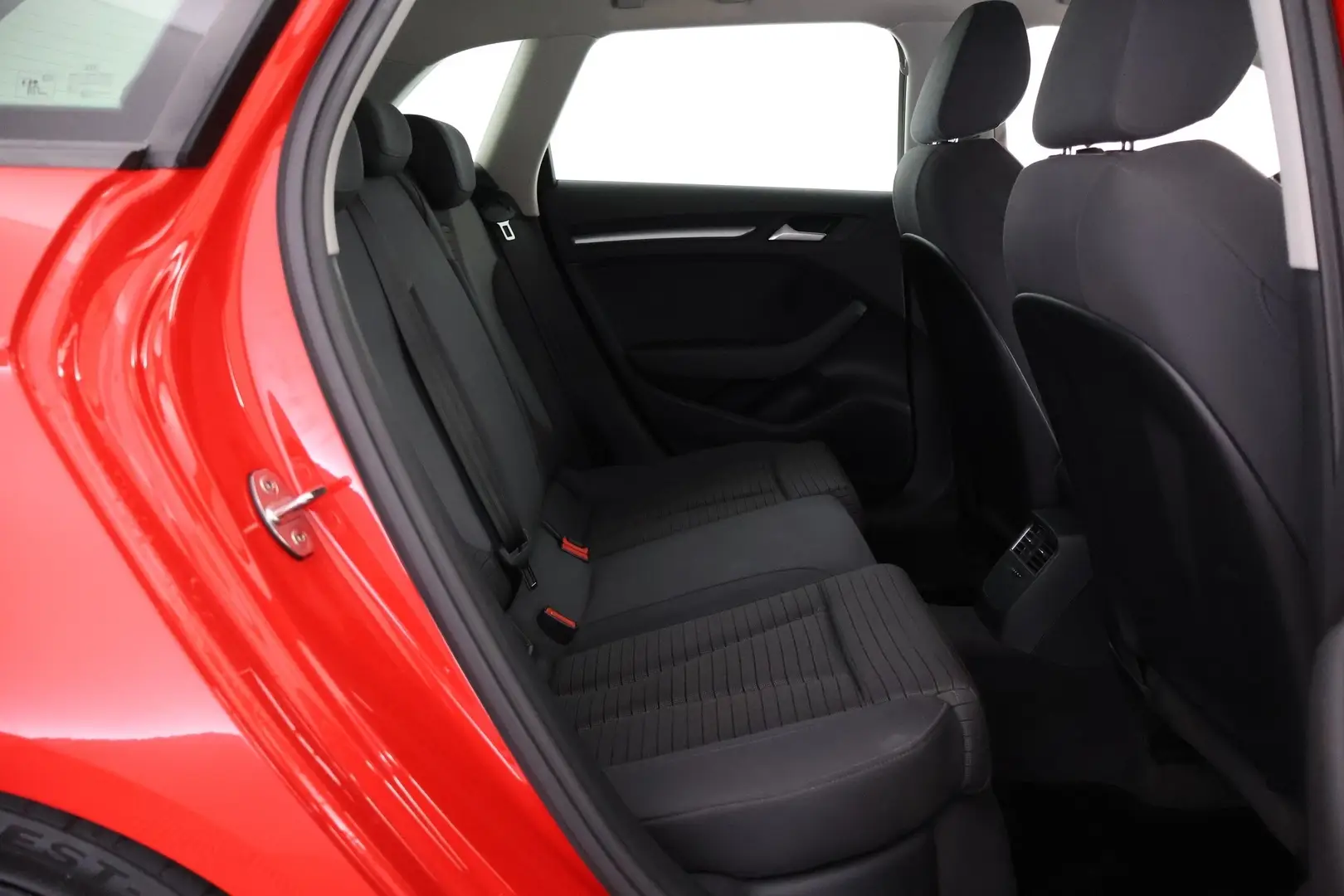 Car Image - W2nxGH5pTogrAjWDQwX2O