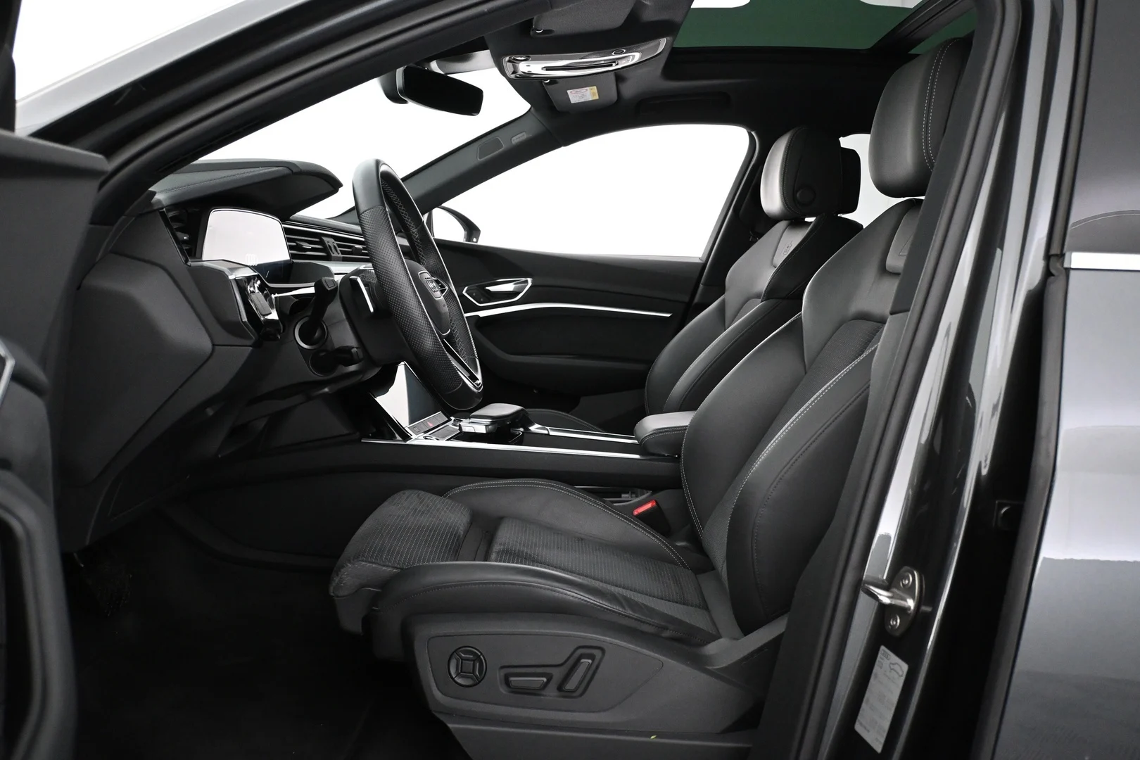 Car Image - 1GyNuTq3Dzl5utxZIqqOyl