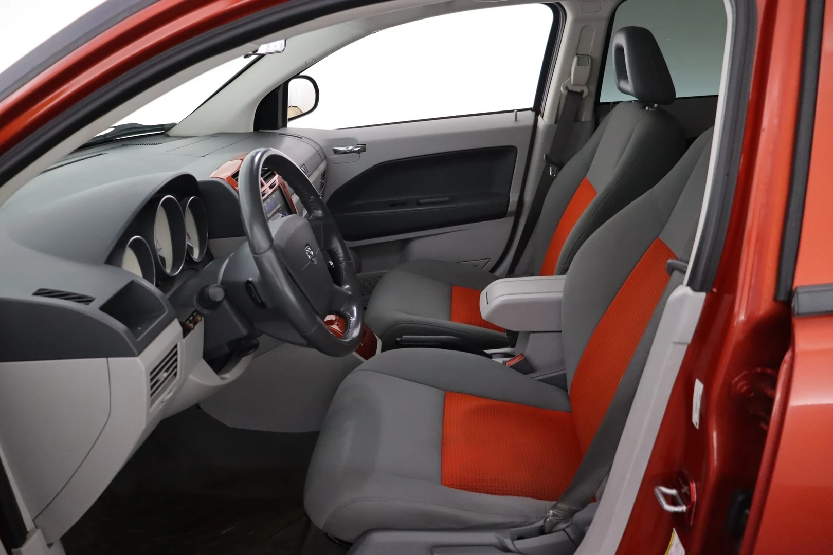 Car Image - 5NiziwLjy2r9QB7dE3g8yx