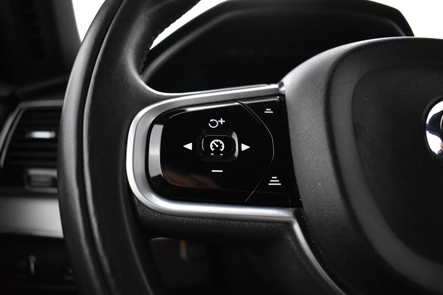 Car Image - tSD9zDIwXDuUO8I19vZbB