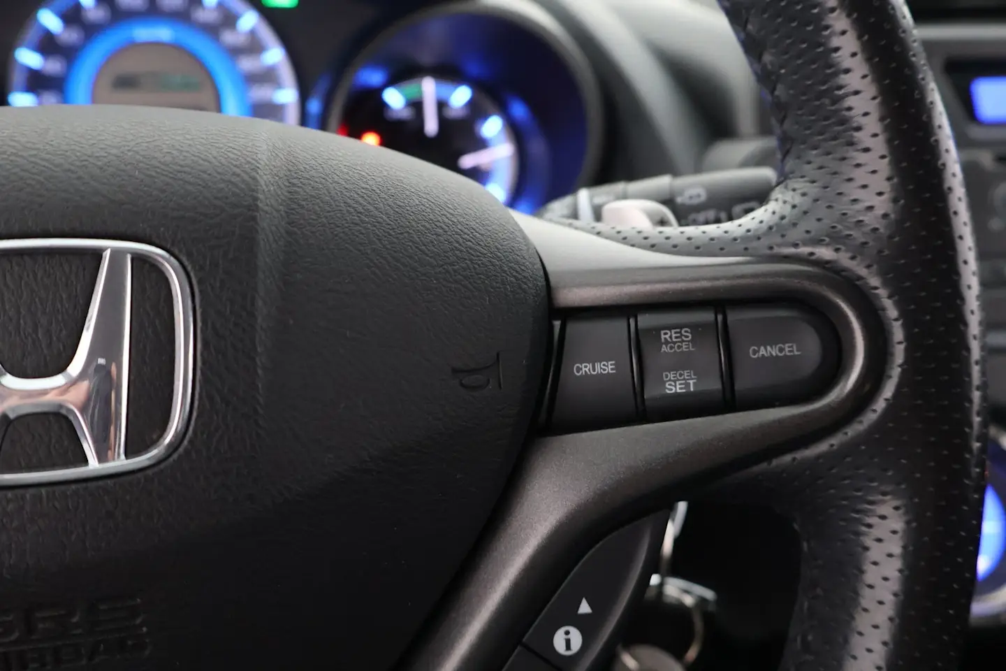 Car Image - 73K3Y8fbcHvEEMhZB69UXJ