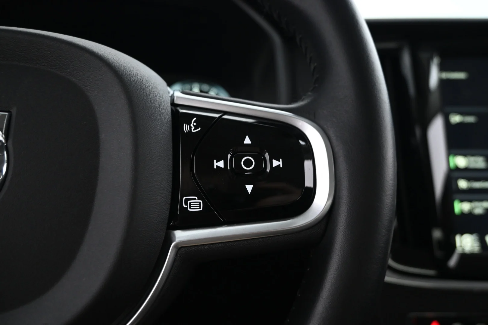 Car Image - 5DTejpL3JwOtiHk8k9vSuO