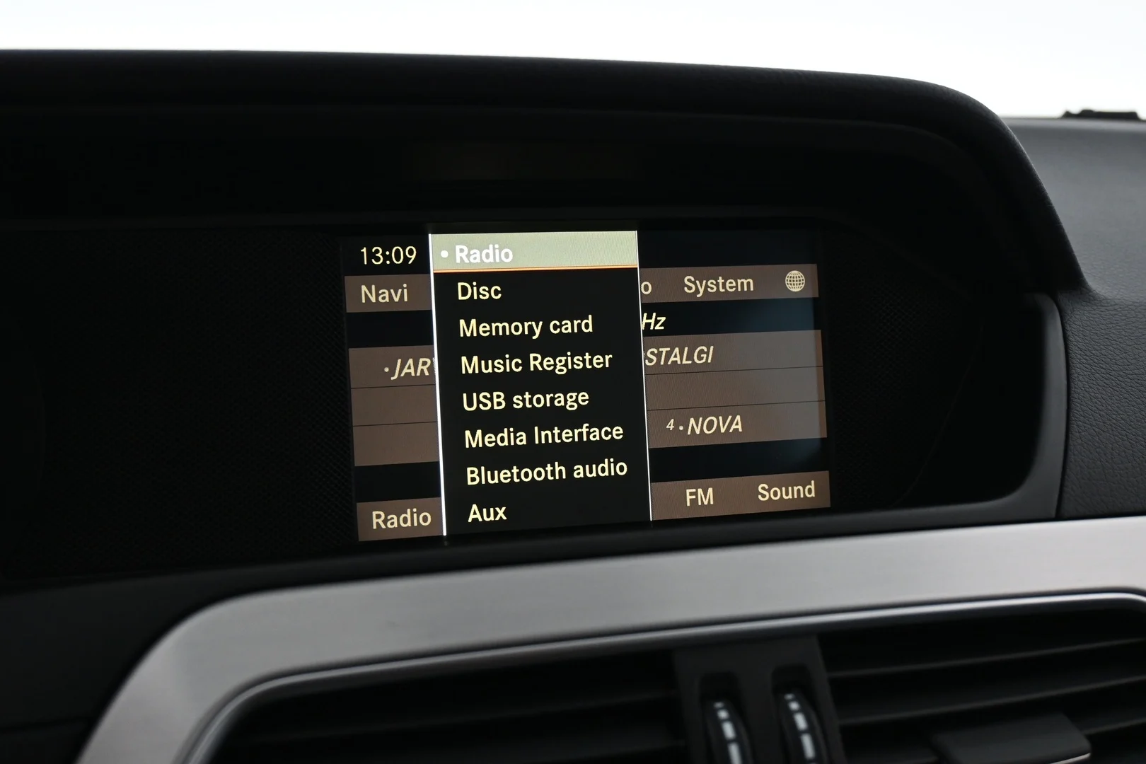 Car Image - 2pTcXg2g7hdNx2bXrj6iFW