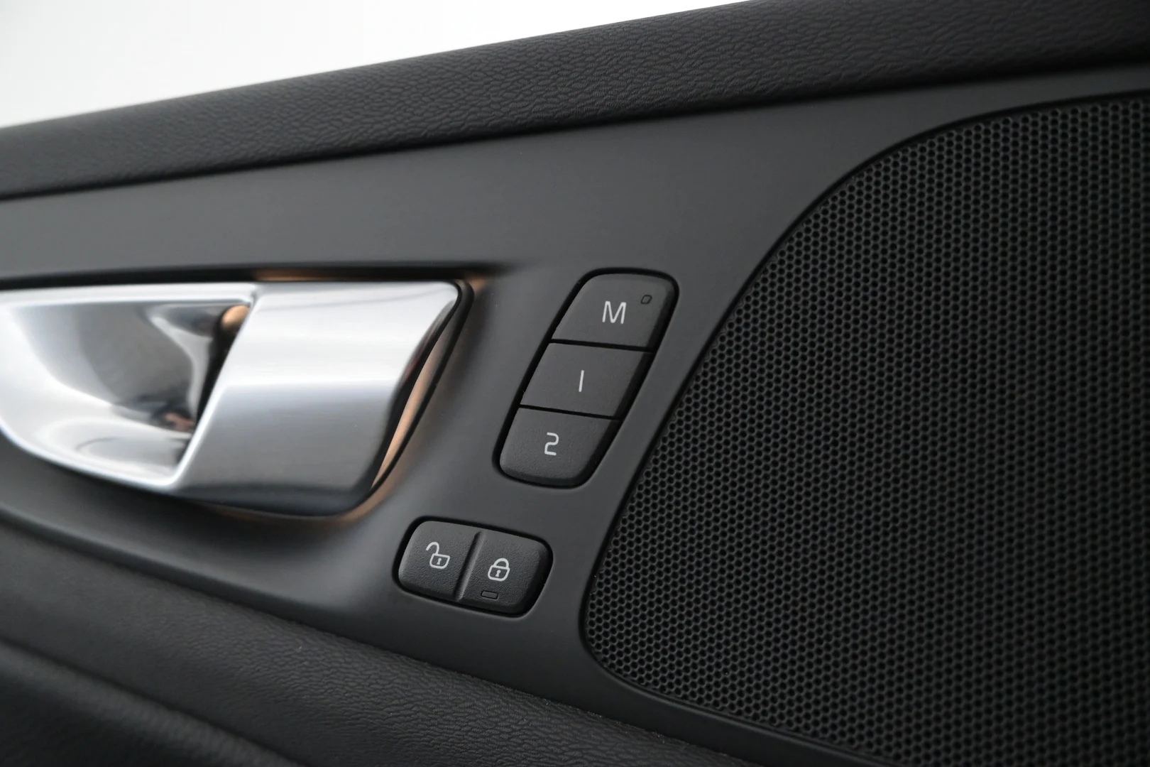 Car Image - 6xBq4B4hWNFwzxV7iS1zg4