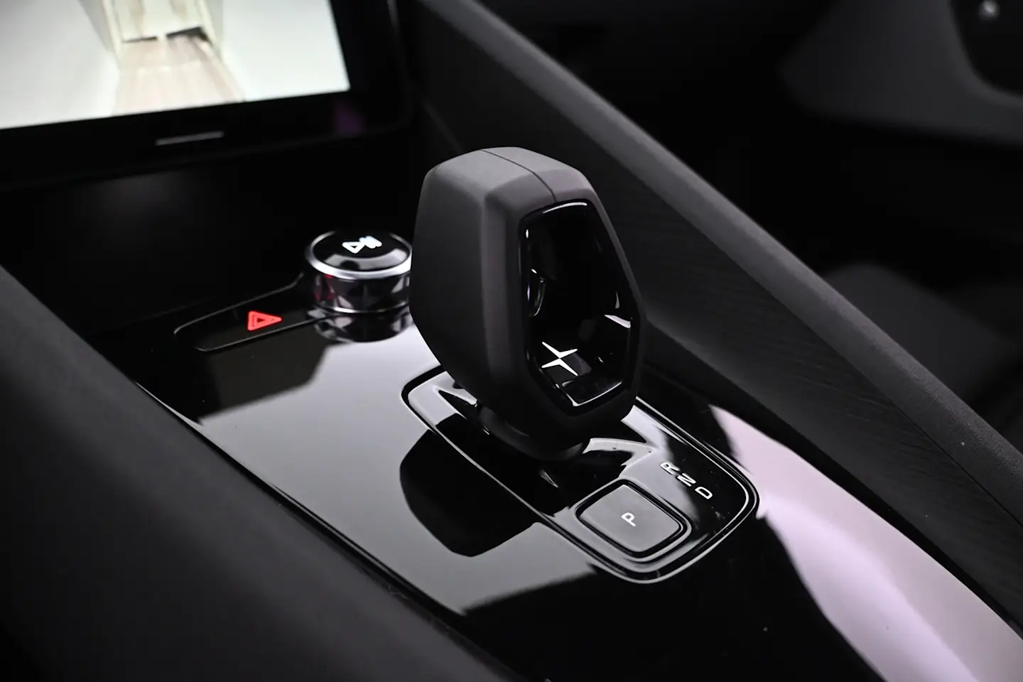 Car Image - WCKyEU7Kmb12rhhoJezgB