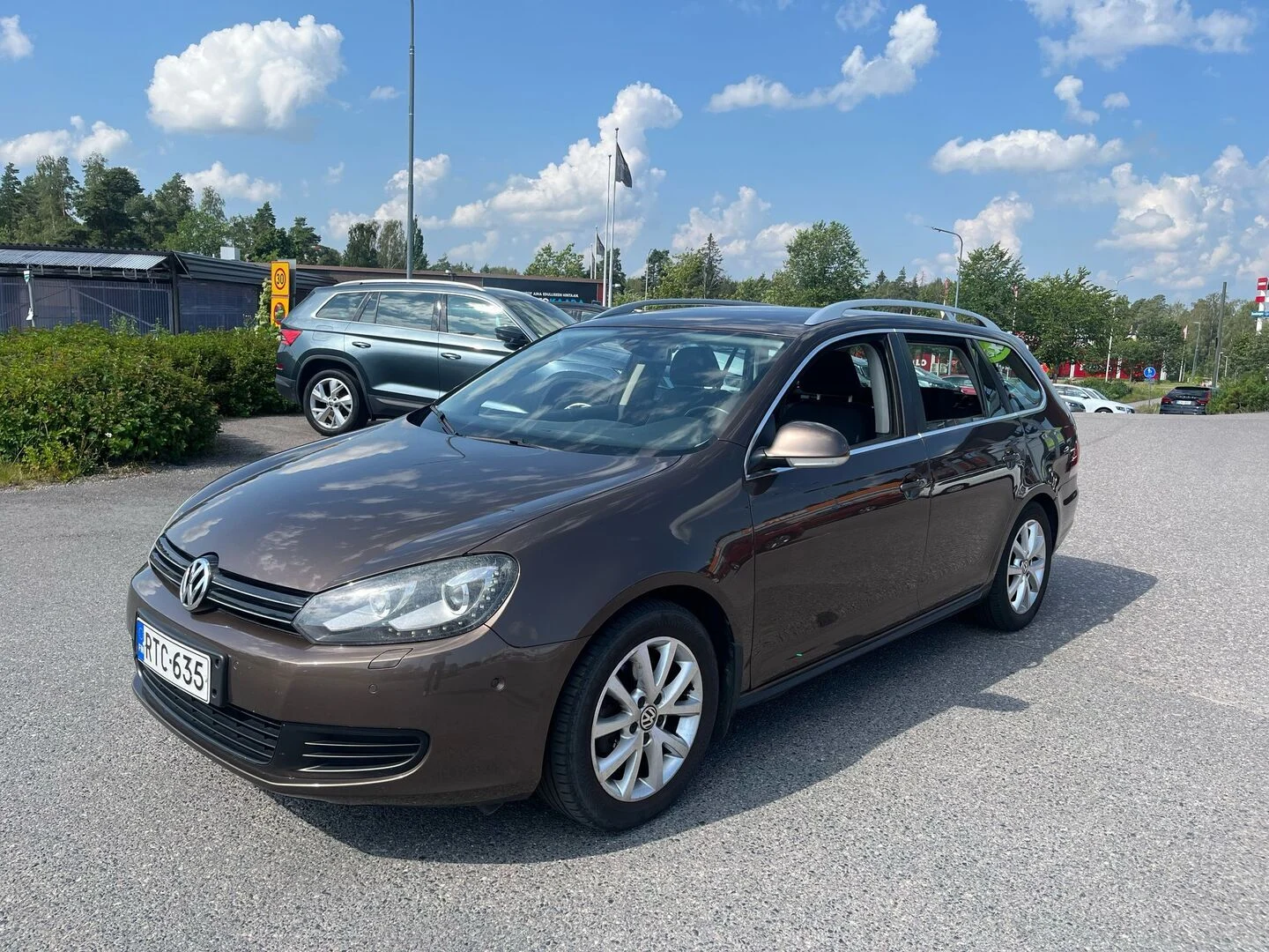 Car Image - laBhQZbUQypob0LKAURh9