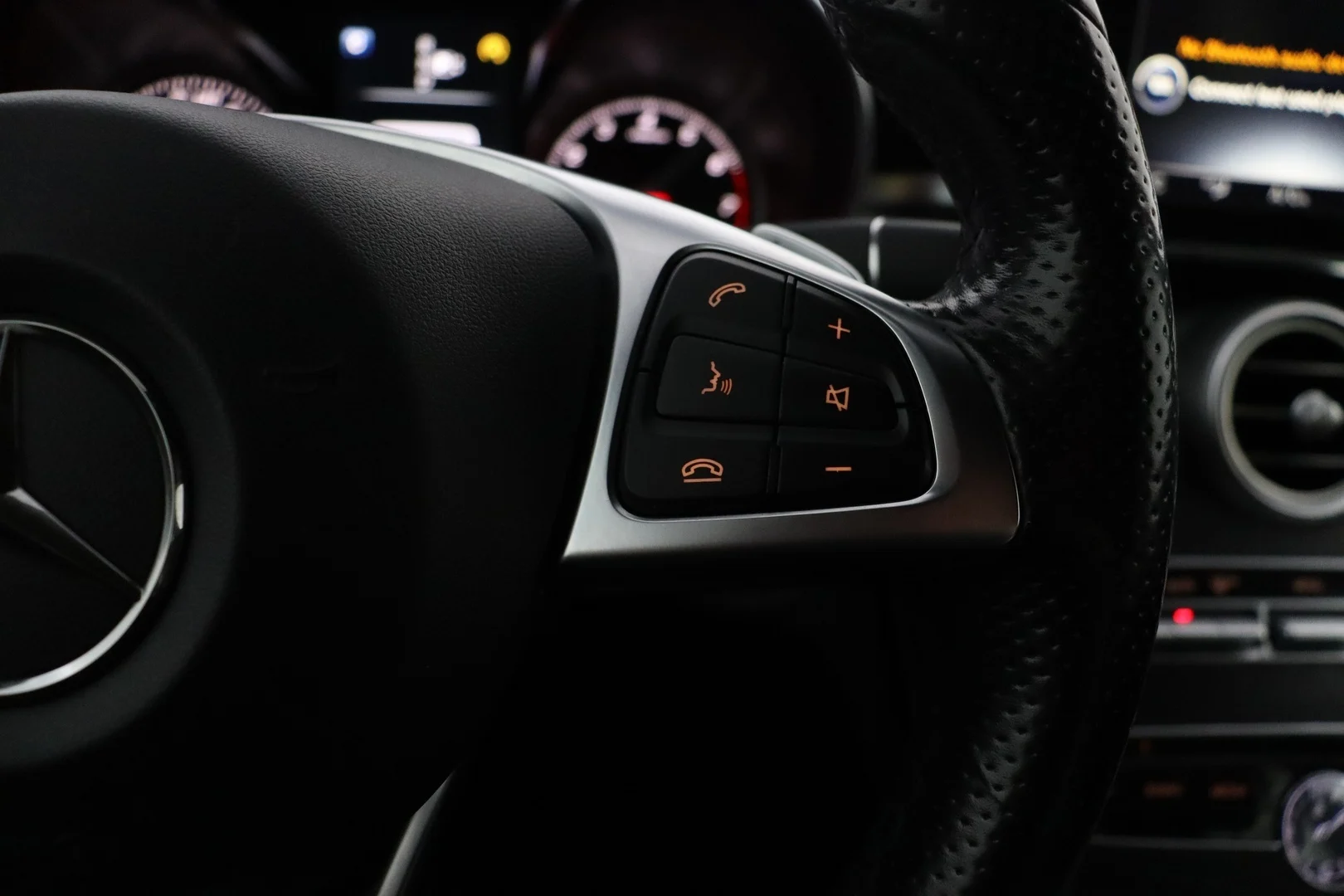 Car Image - 318NuSNwRrsaCdq3Gl6SQd