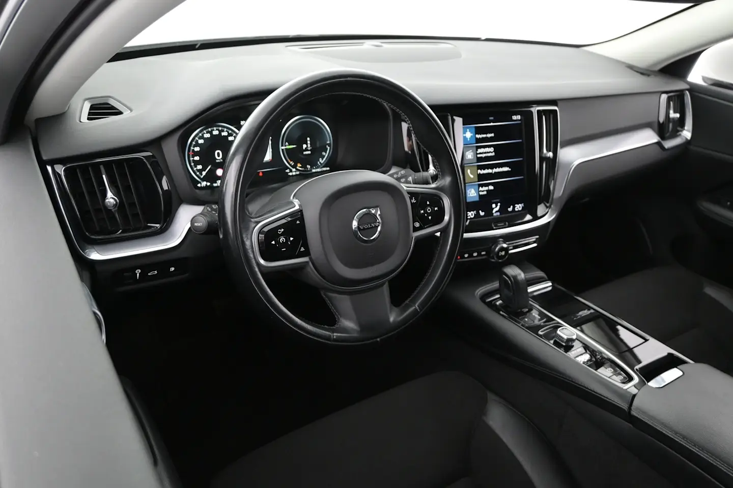 Car Image - uDDOUX4sCfxrj5MZD8XOL