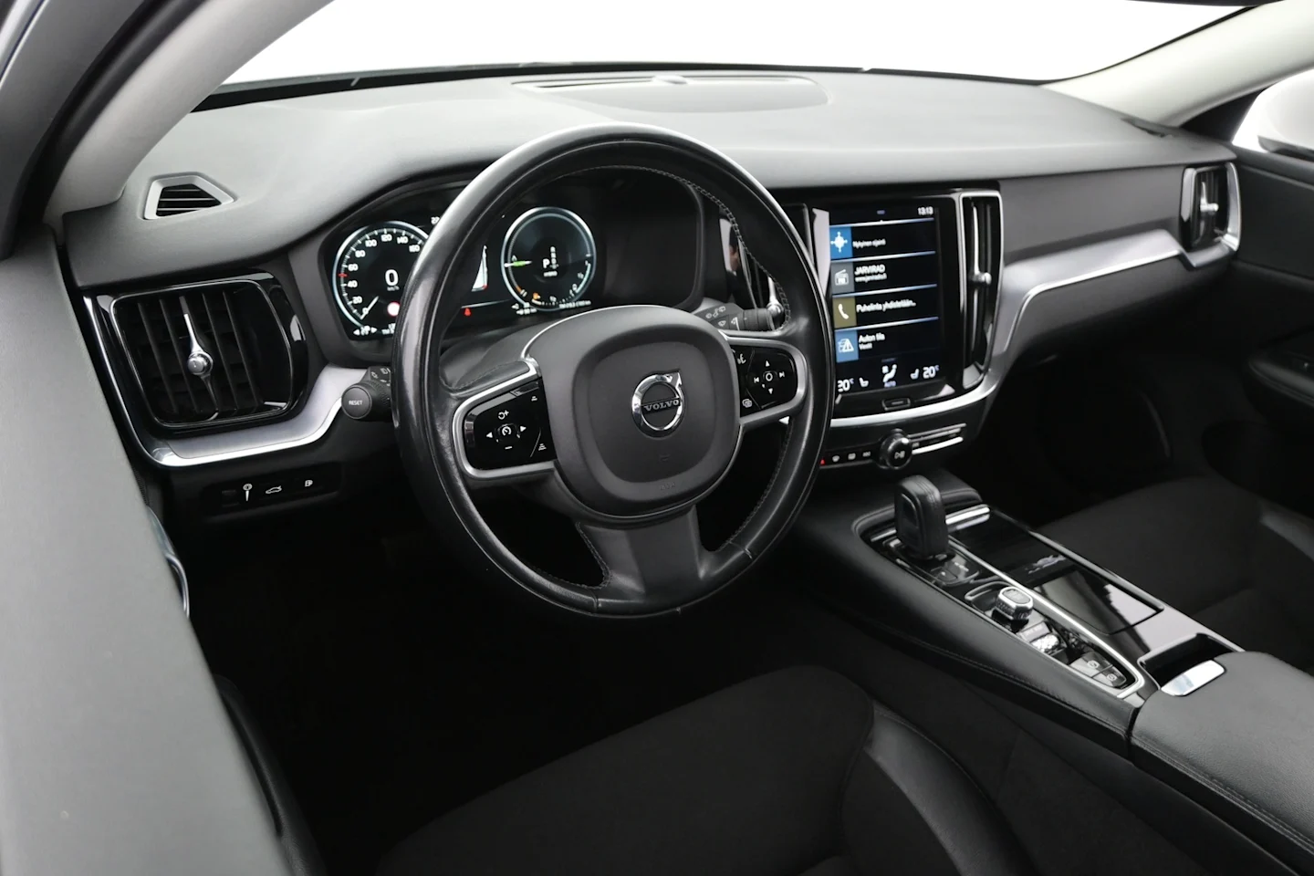 Car Image - uDDOUX4sCfxrj5MZD8XOL