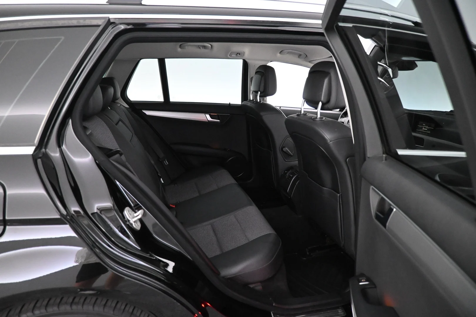 Car Image - 4C9nbOLXcCt44i3PuBZhzS