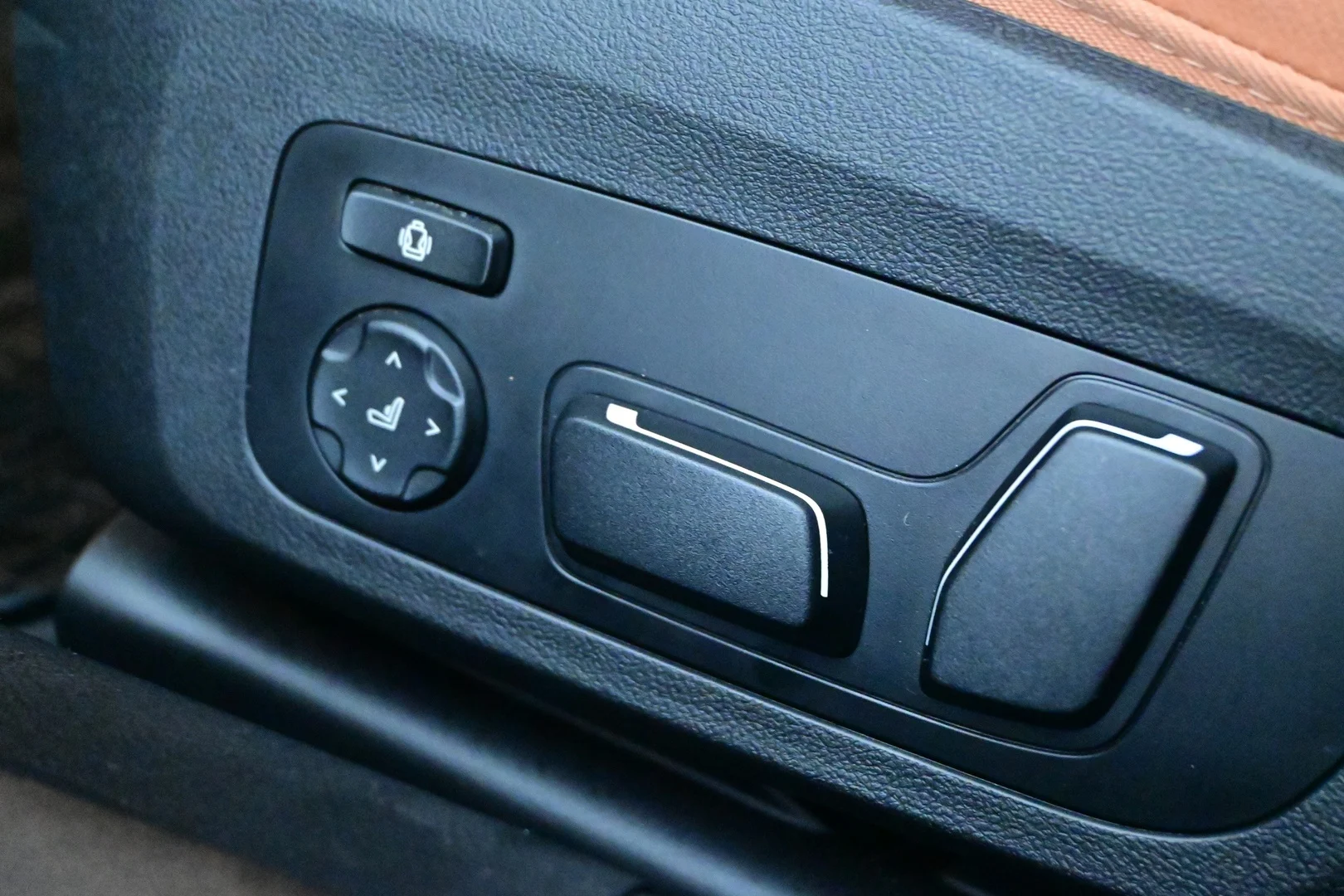 Car Image - 1f6CzTfb2bnIpkfKH0iVcT