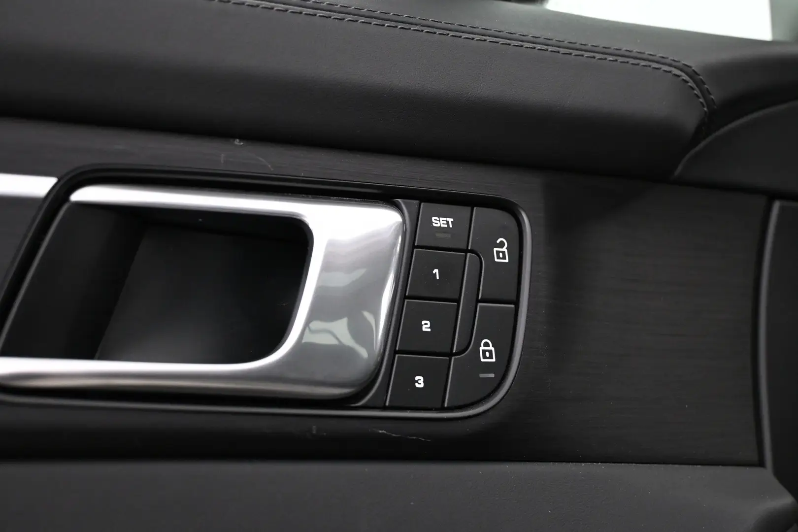 Car Image - 6tqKy0S5IRDZYECjJr0mW9