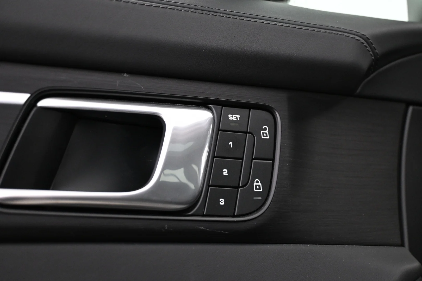 Car Image - 6tqKy0S5IRDZYECjJr0mW9