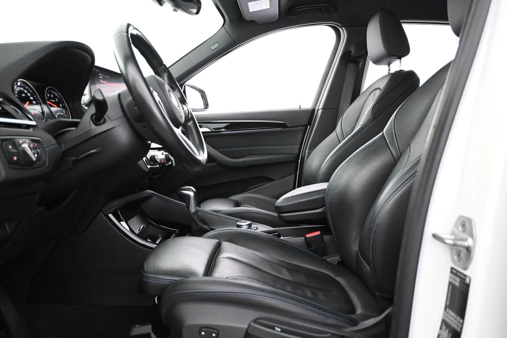 Car Image - 55AdKon9BdICSIbbbv9FeL