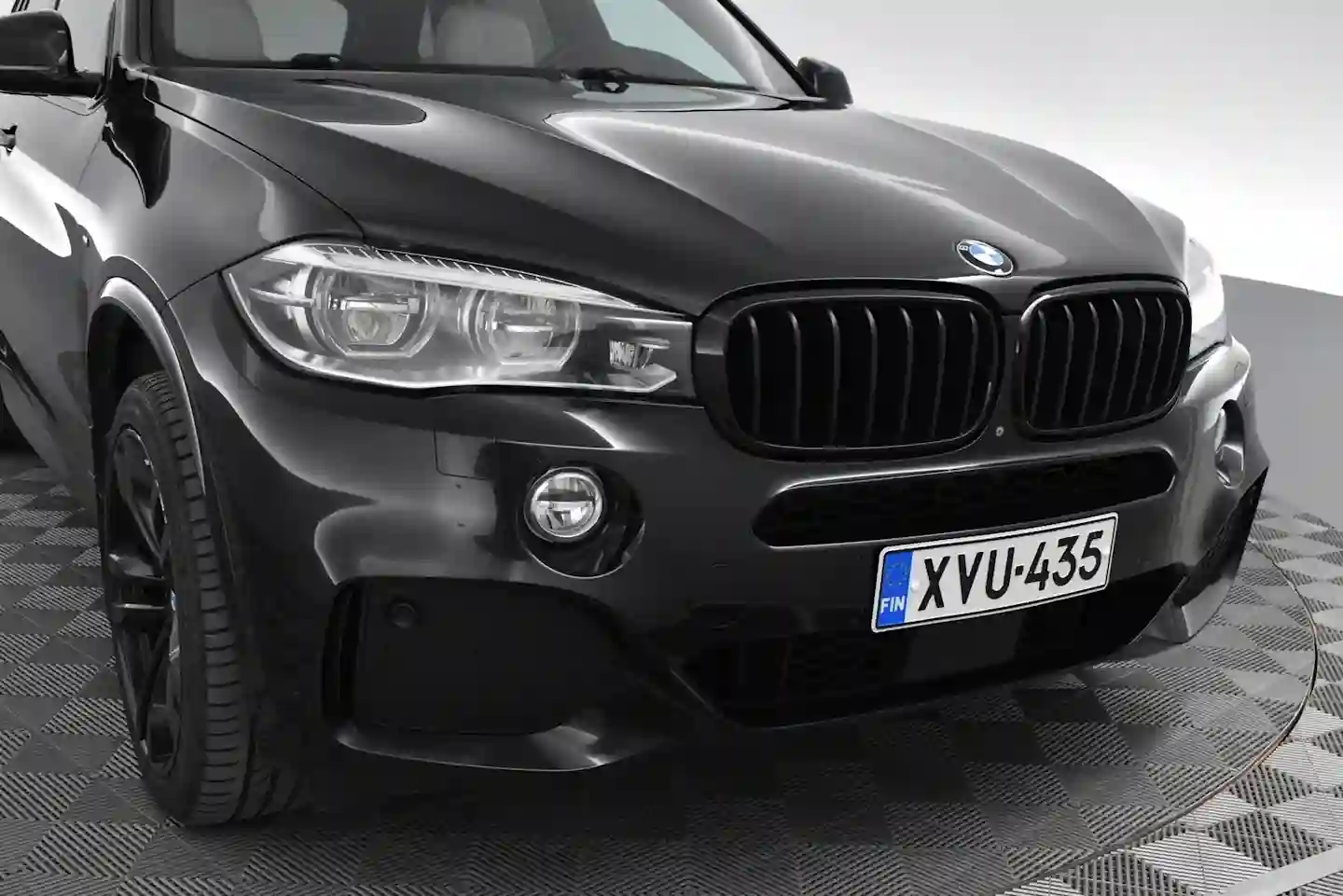 Car Image - 1Rrzv3BNPUTOUasM9SXhL5