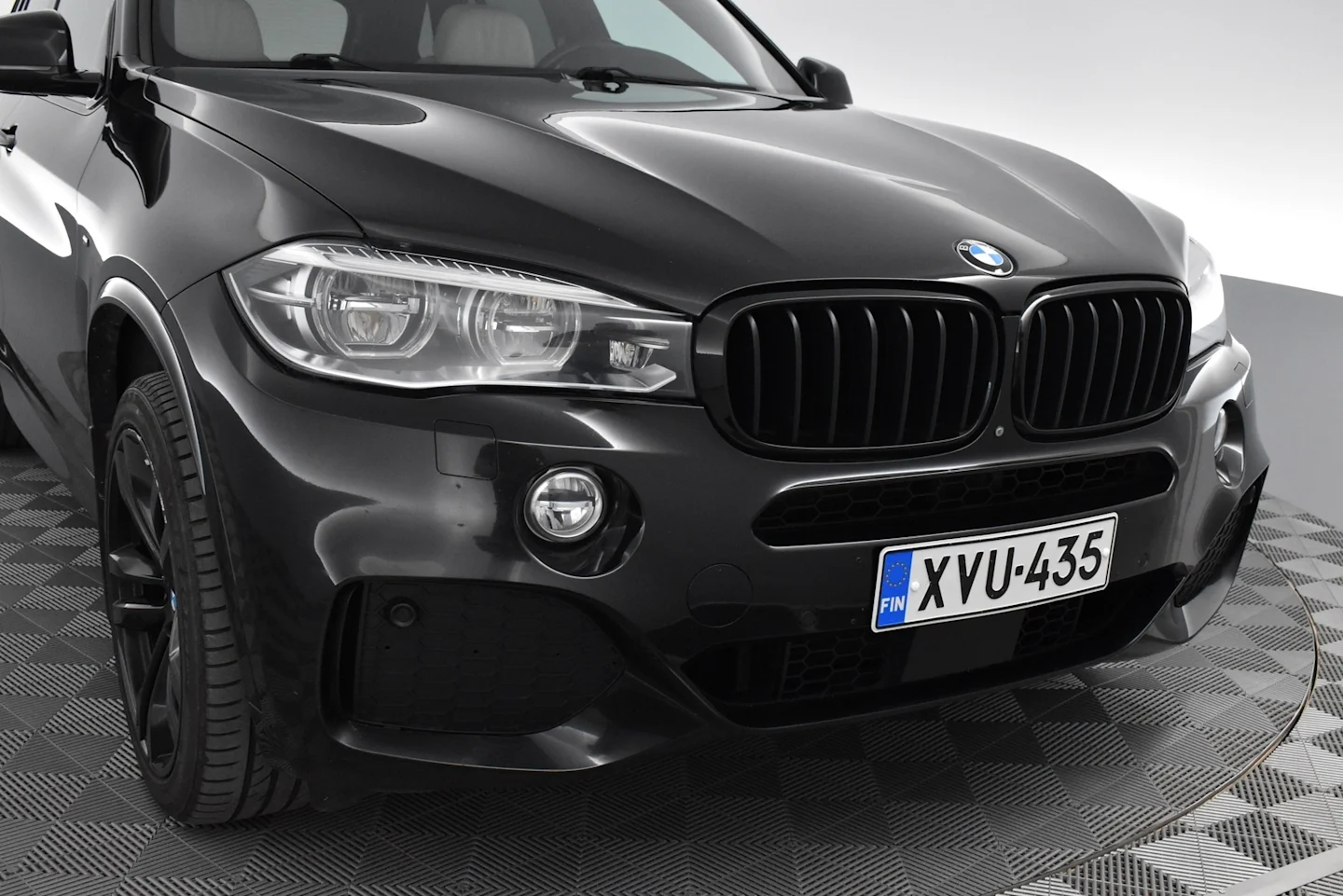 Car Image - 1Rrzv3BNPUTOUasM9SXhL5