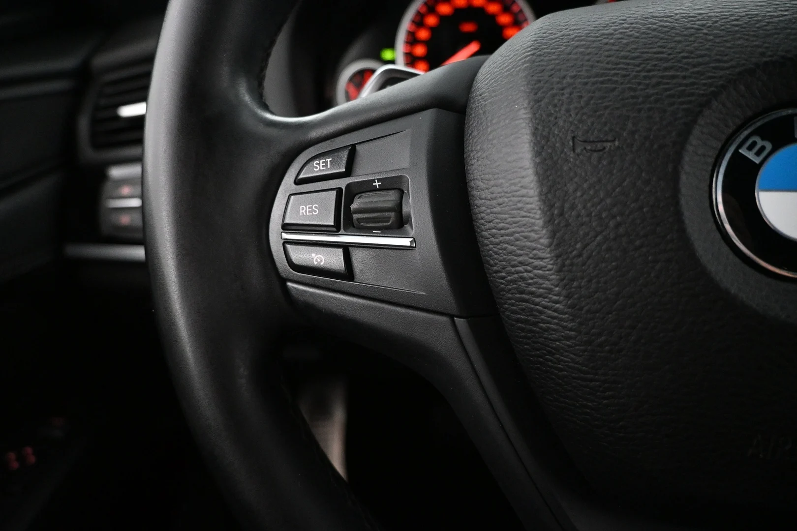 Car Image - 5f0OYZyuHLEblWWpumDCFo