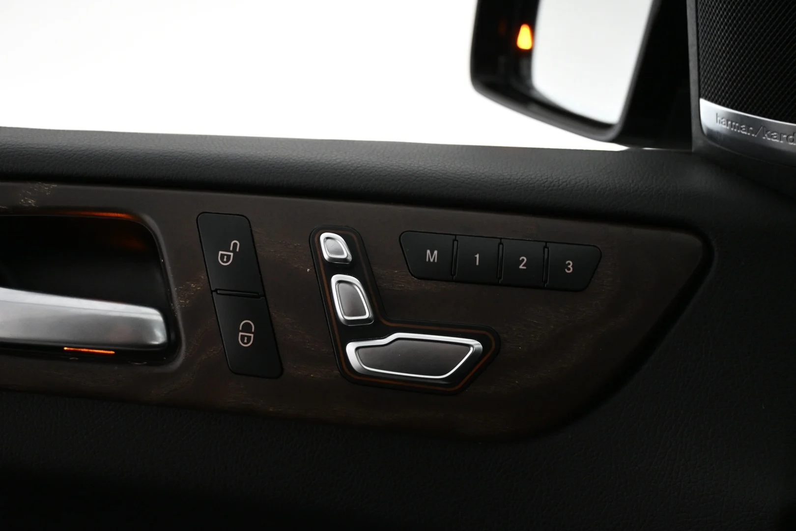 Car Image - 4aiFFdU75BqWgshtyqki8E