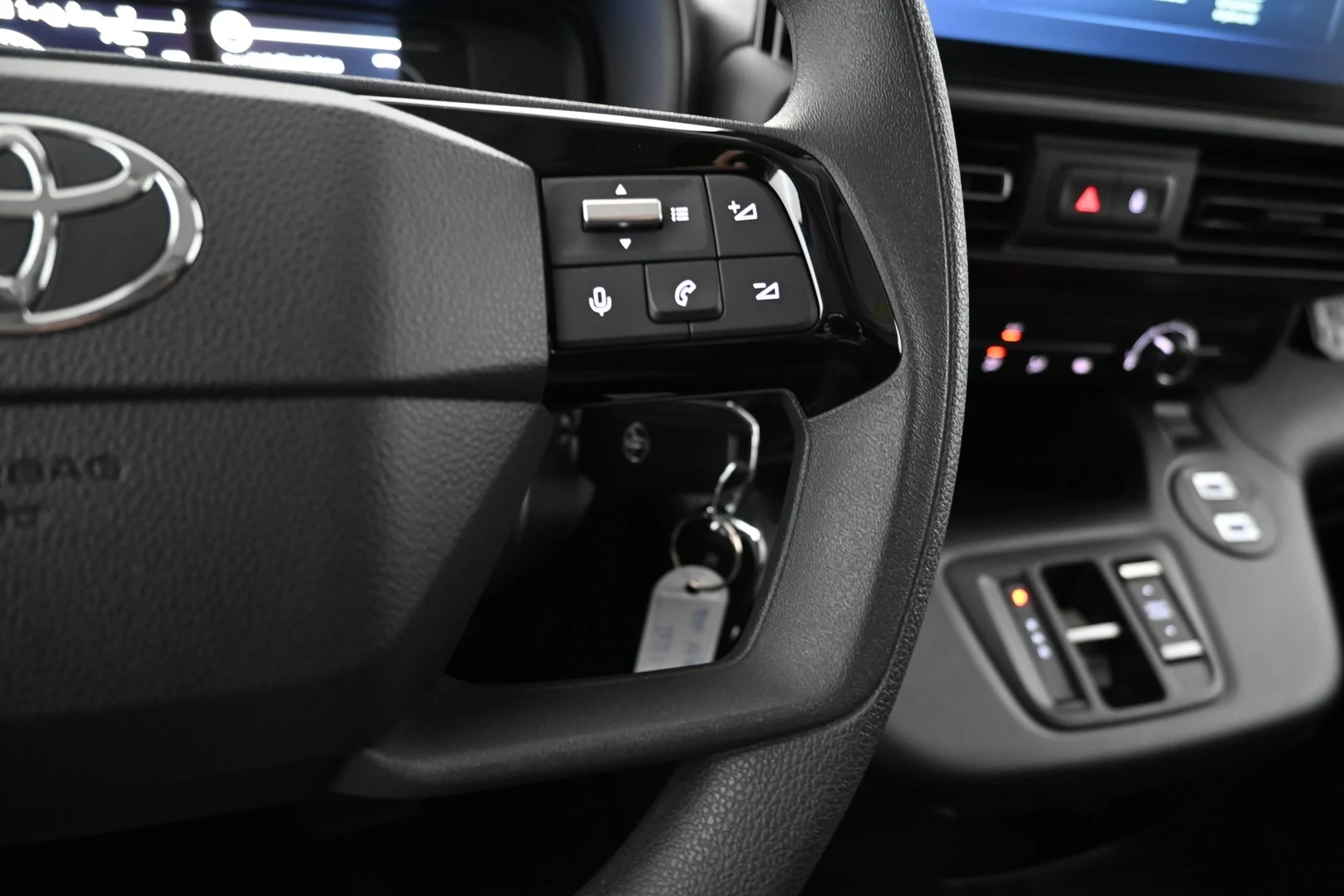 Car Image - 4n1MYXI0Cdi29kFtI2dAyI