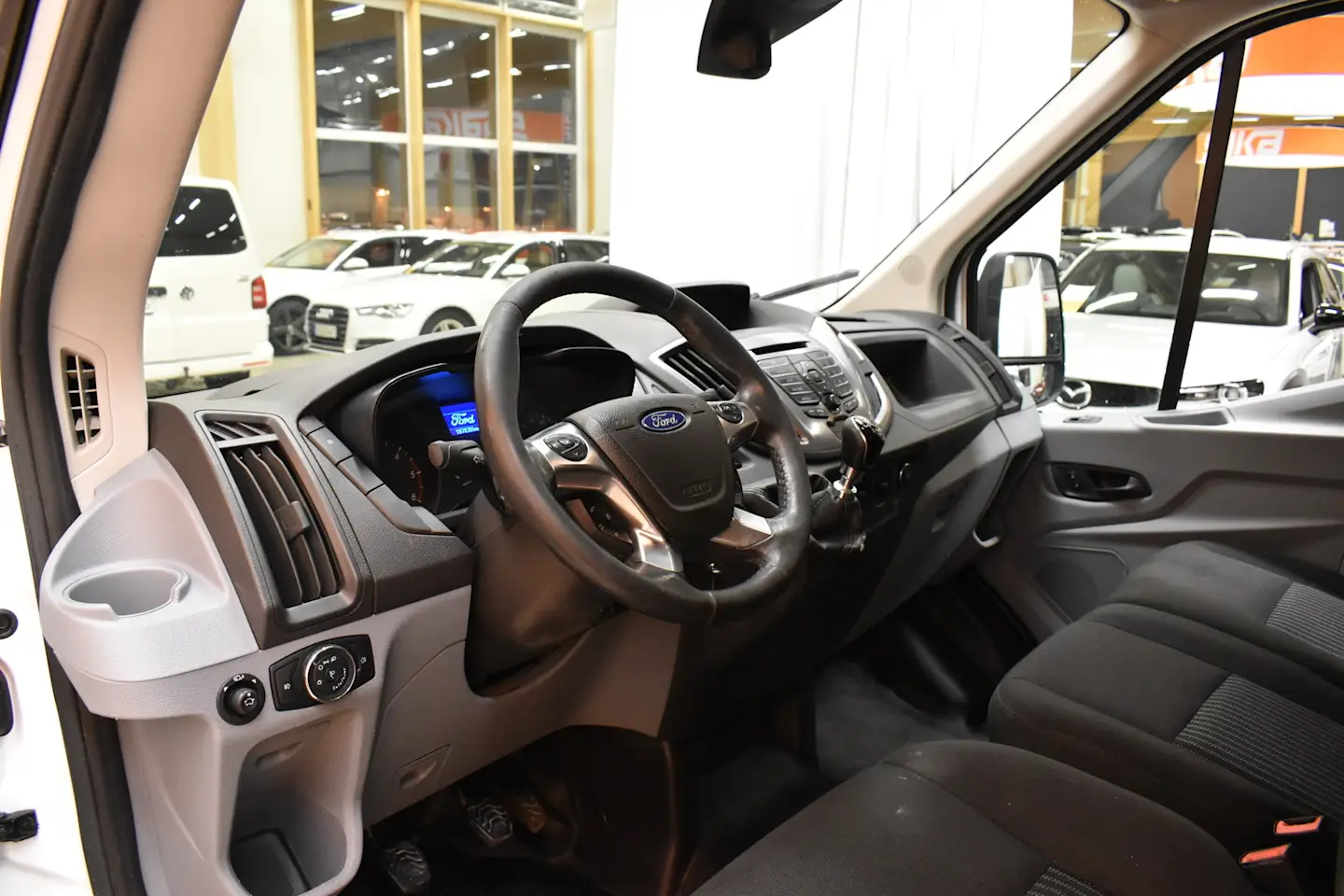 Car Image - 1IQYysiV5ql9tqJBga0QzI
