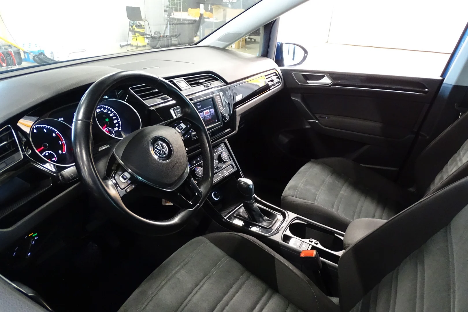 Car Image - 6faGwAkuTQ6lRWi4n9ZjqE