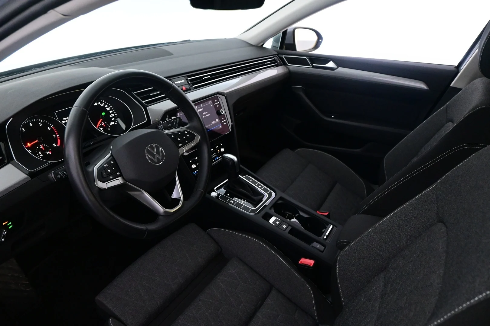 Car Image - NE2QGmWpa3dbhnJ52Z9YL