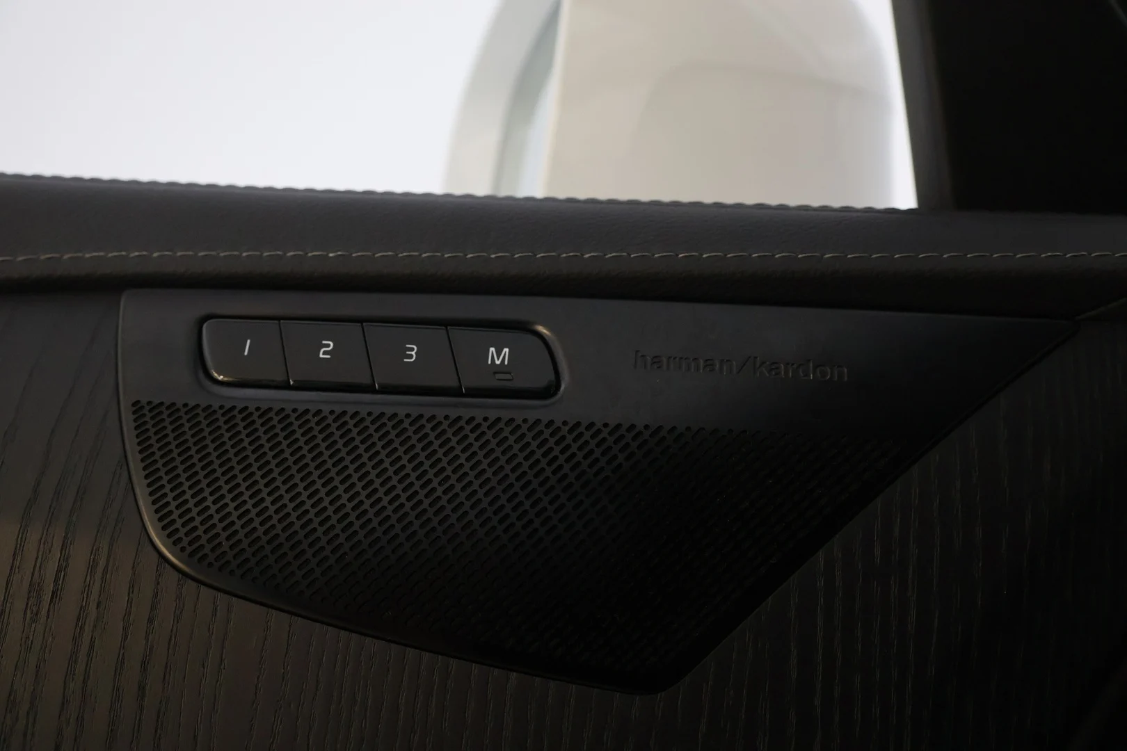 Car Image - 6vZP5YdUO0RCTTpxkBiDm5