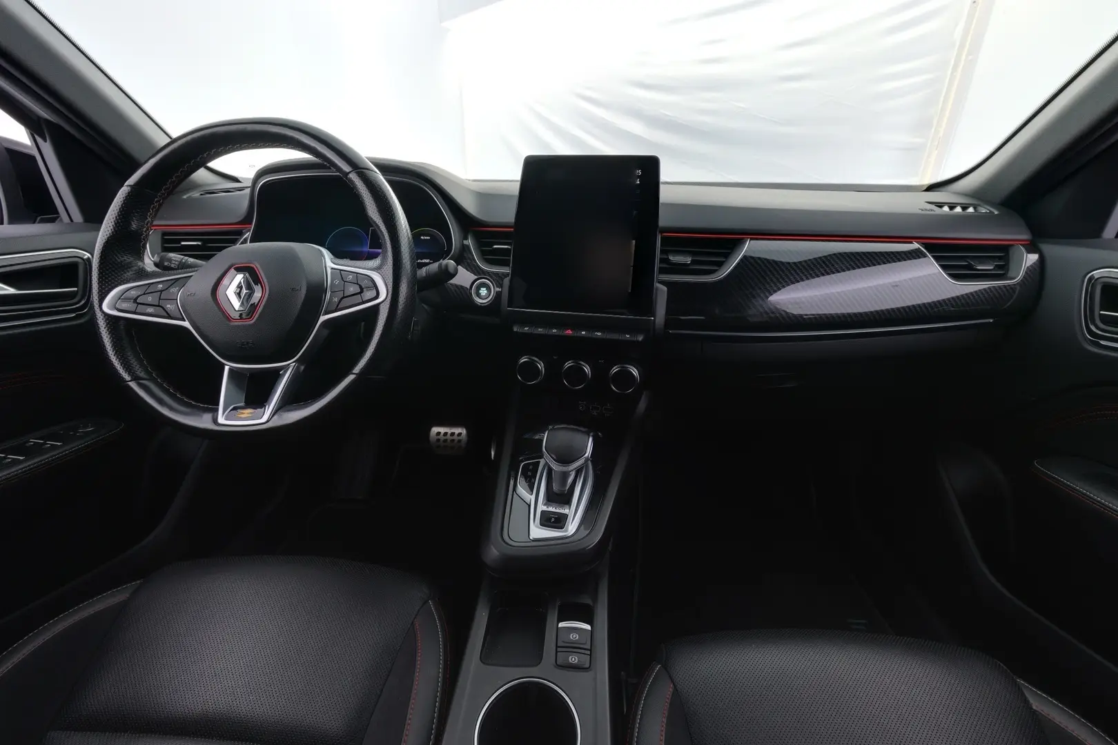 Car Image - 4E2Yx29YA9EcljVcLwJVe5