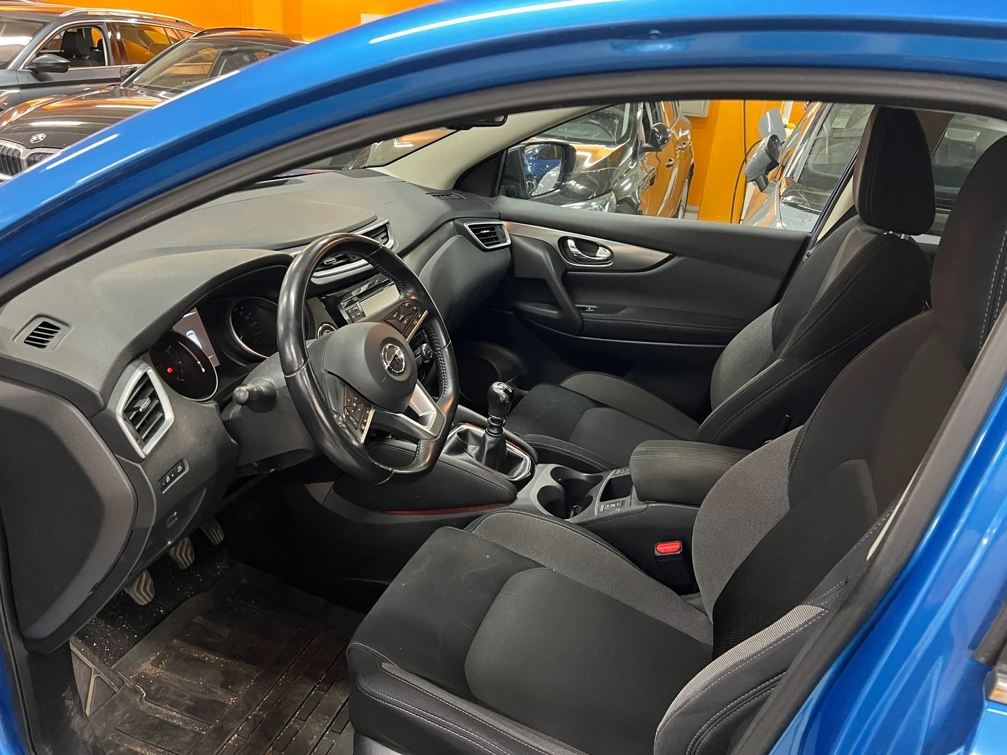 Car Image - 1x1YLMQUVVNQIlnpfWHpIk