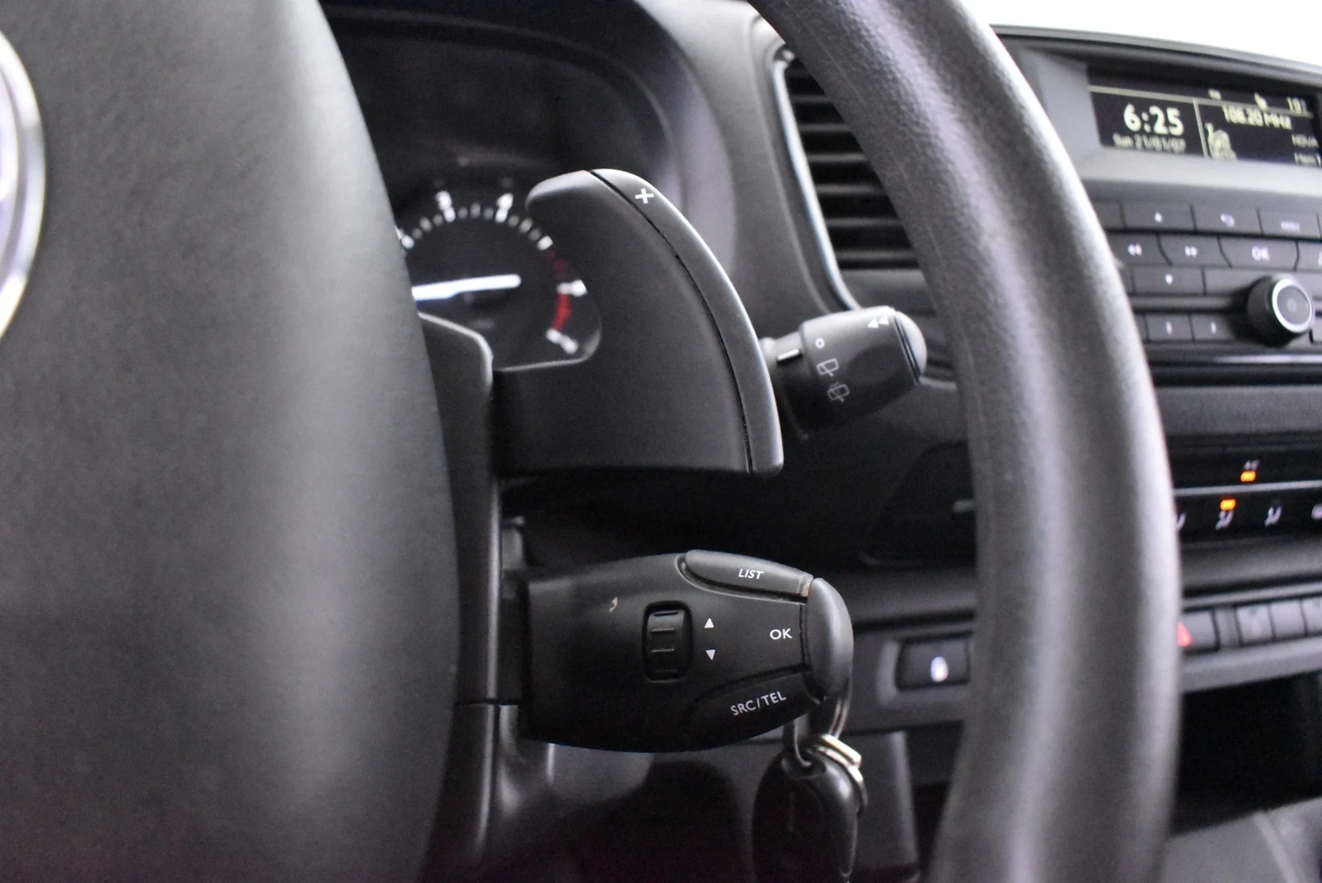 Car Image - 27SnxqOjkp4bzP0jn44LMy