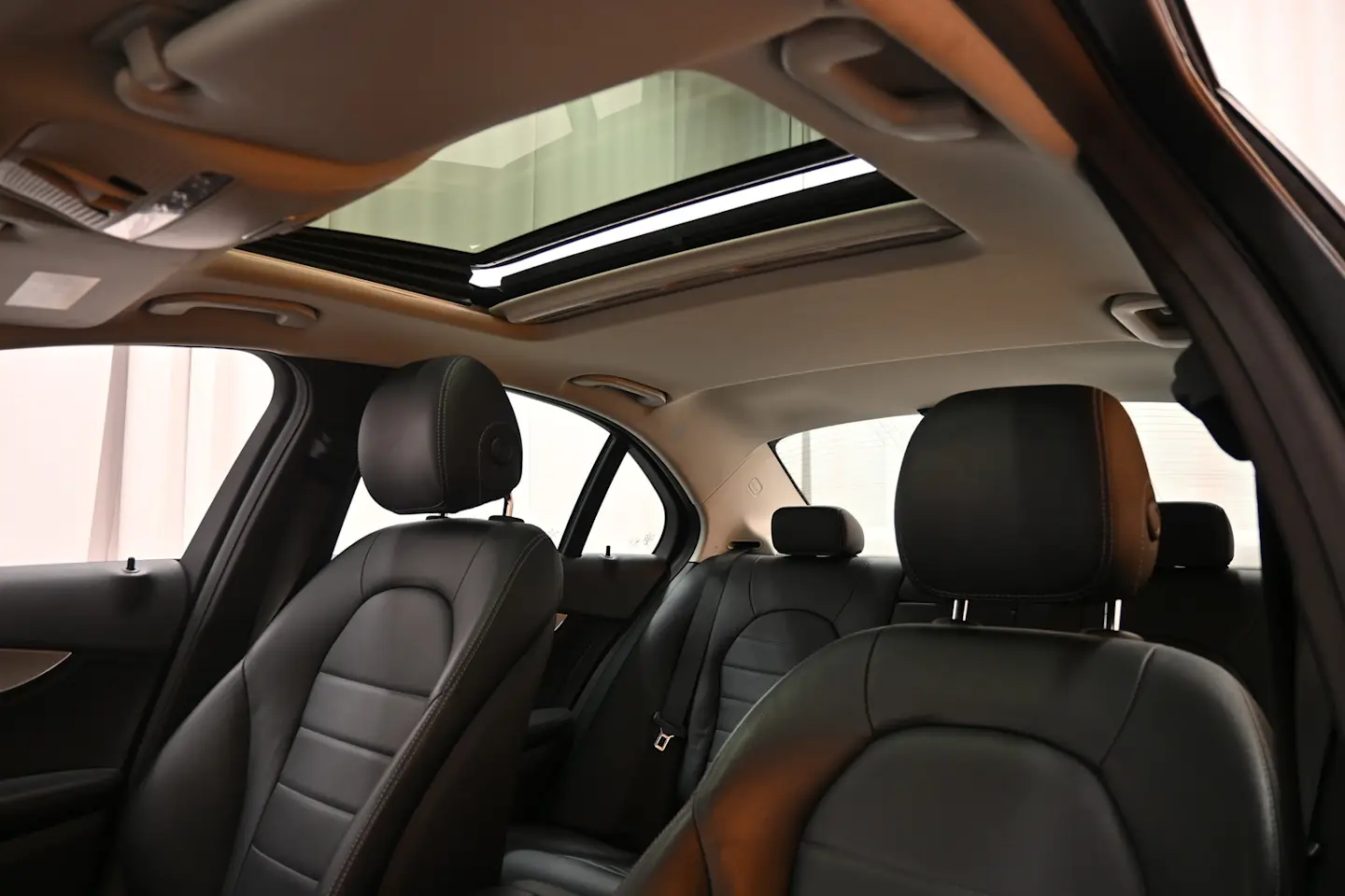 Car Image - 6ZaJxWx38sQ8SF7plGMylf