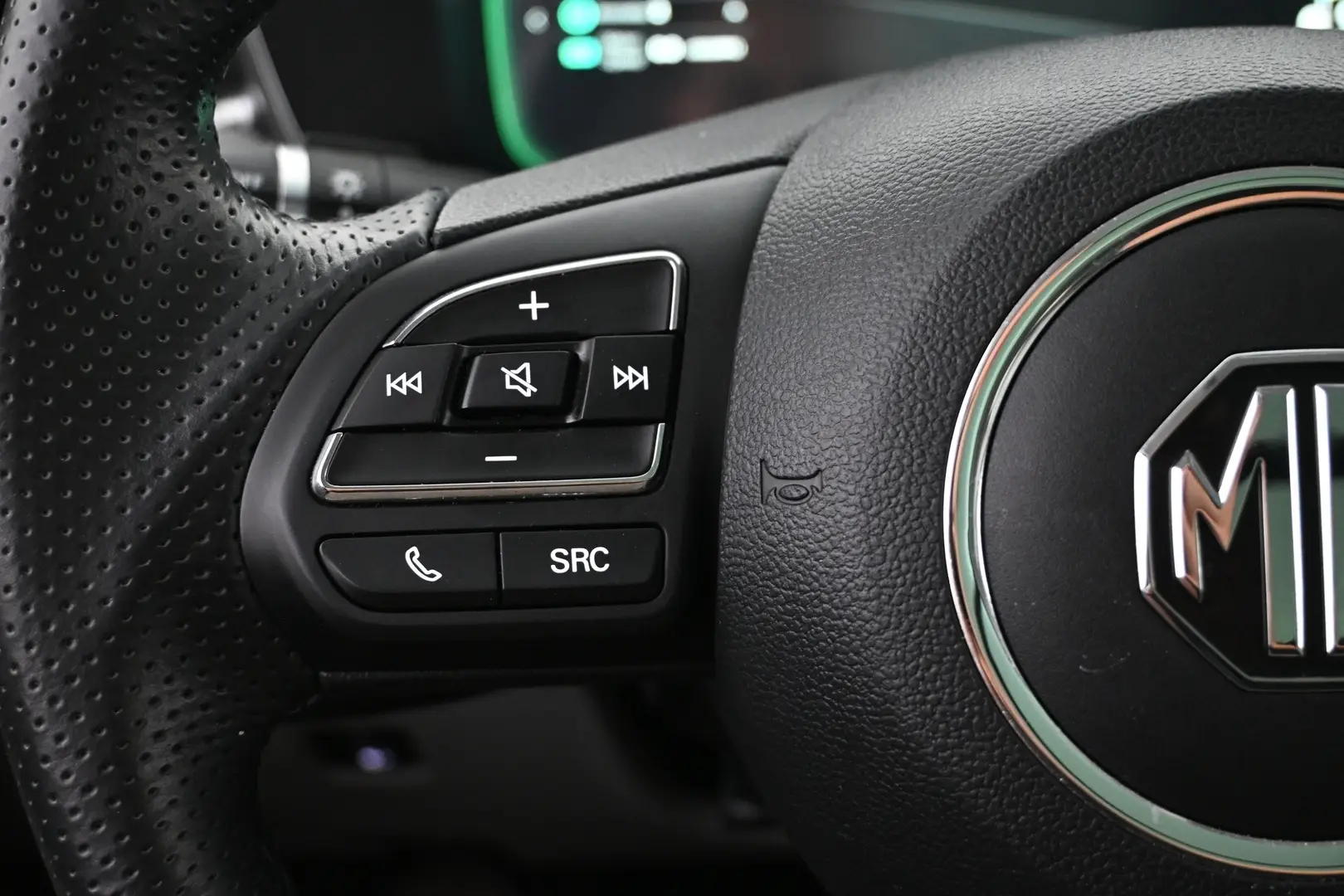 Car Image - 58hUx8bsjXPiB9Y279HqEH