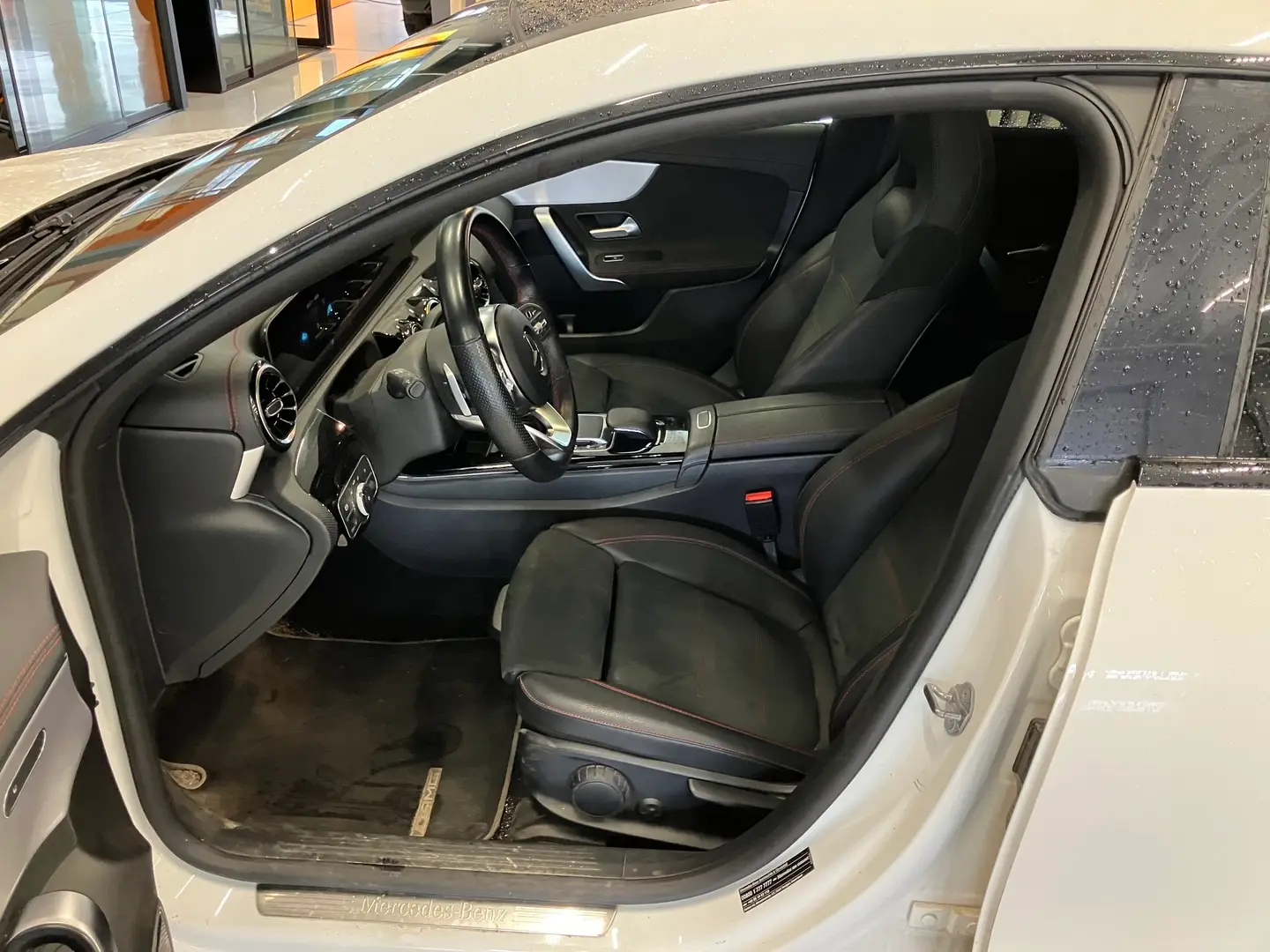 Car Image - 6dMofVd0vpCmlR1HIG9uIl