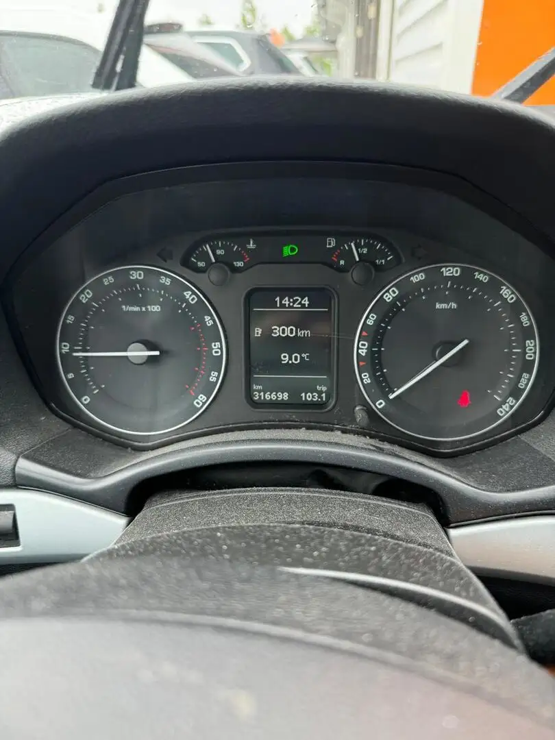 Car Image - 1bWlU99YnjmA94DZsnuFJO